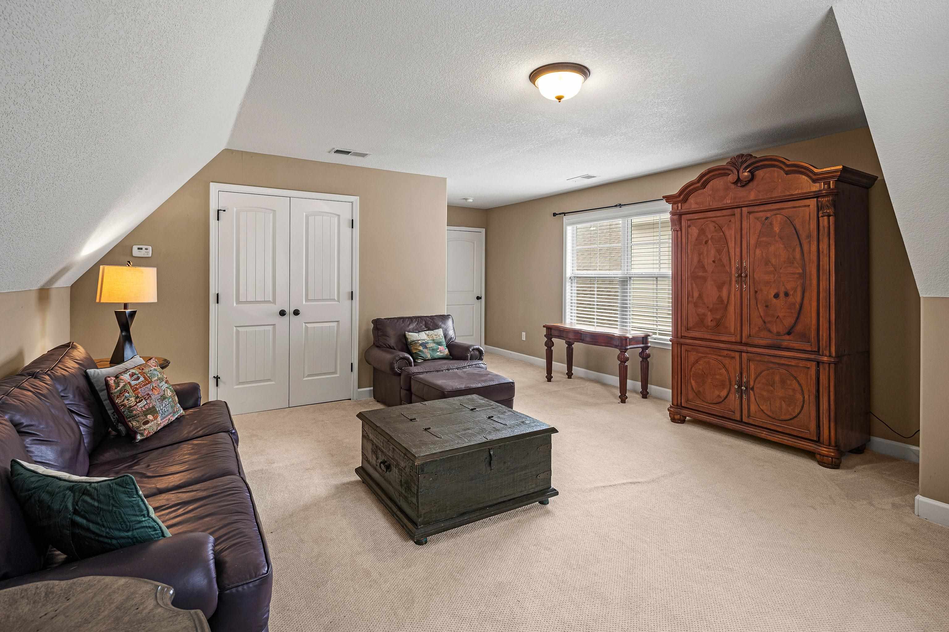 5243 CONIFER VIEW LN