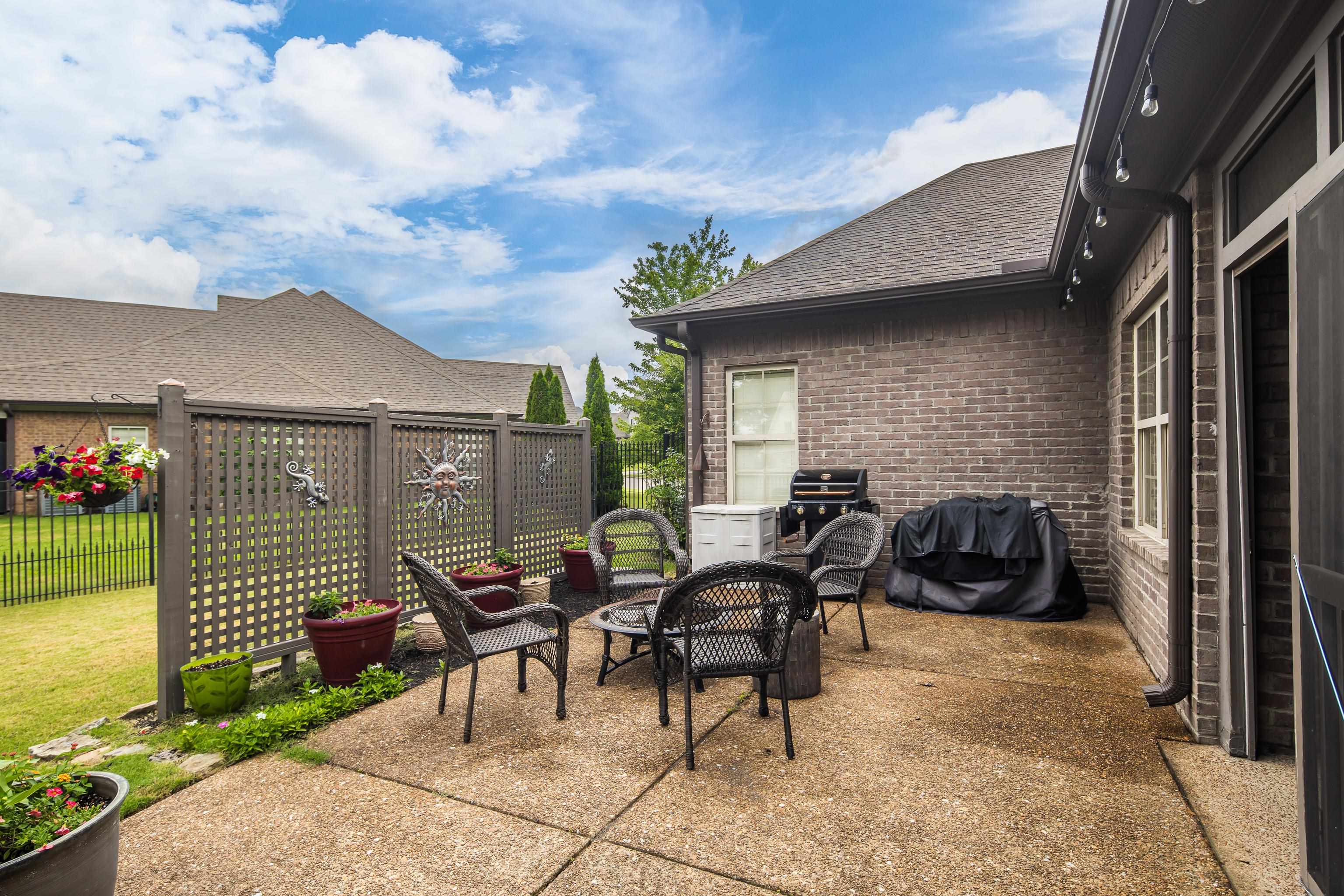 5243 CONIFER VIEW LN