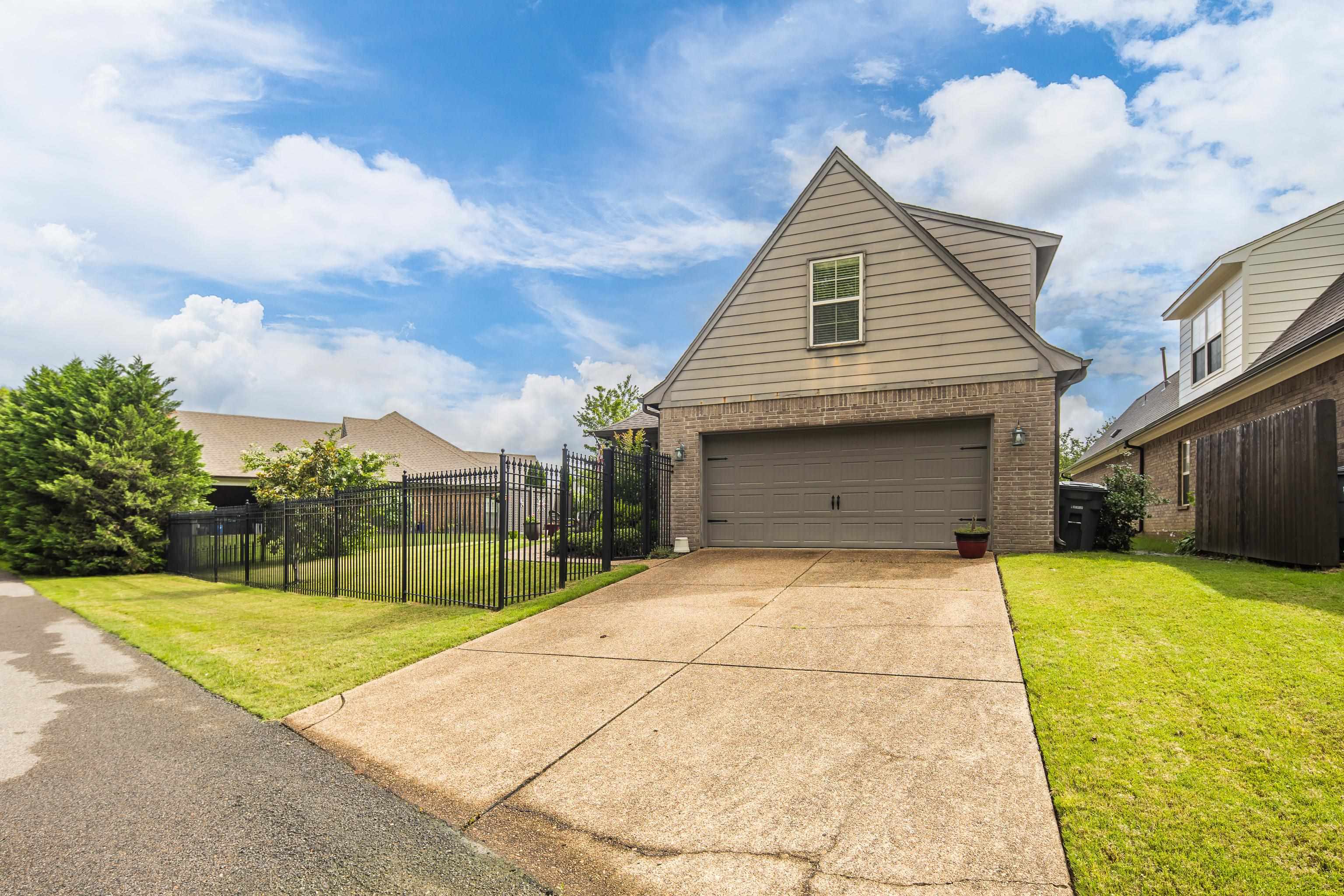 5243 CONIFER VIEW LN