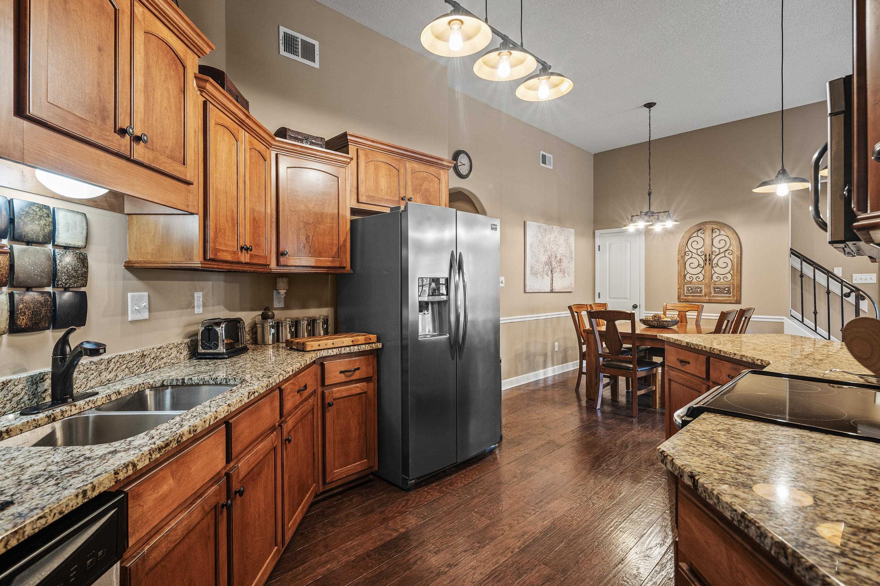 5243 CONIFER VIEW LN