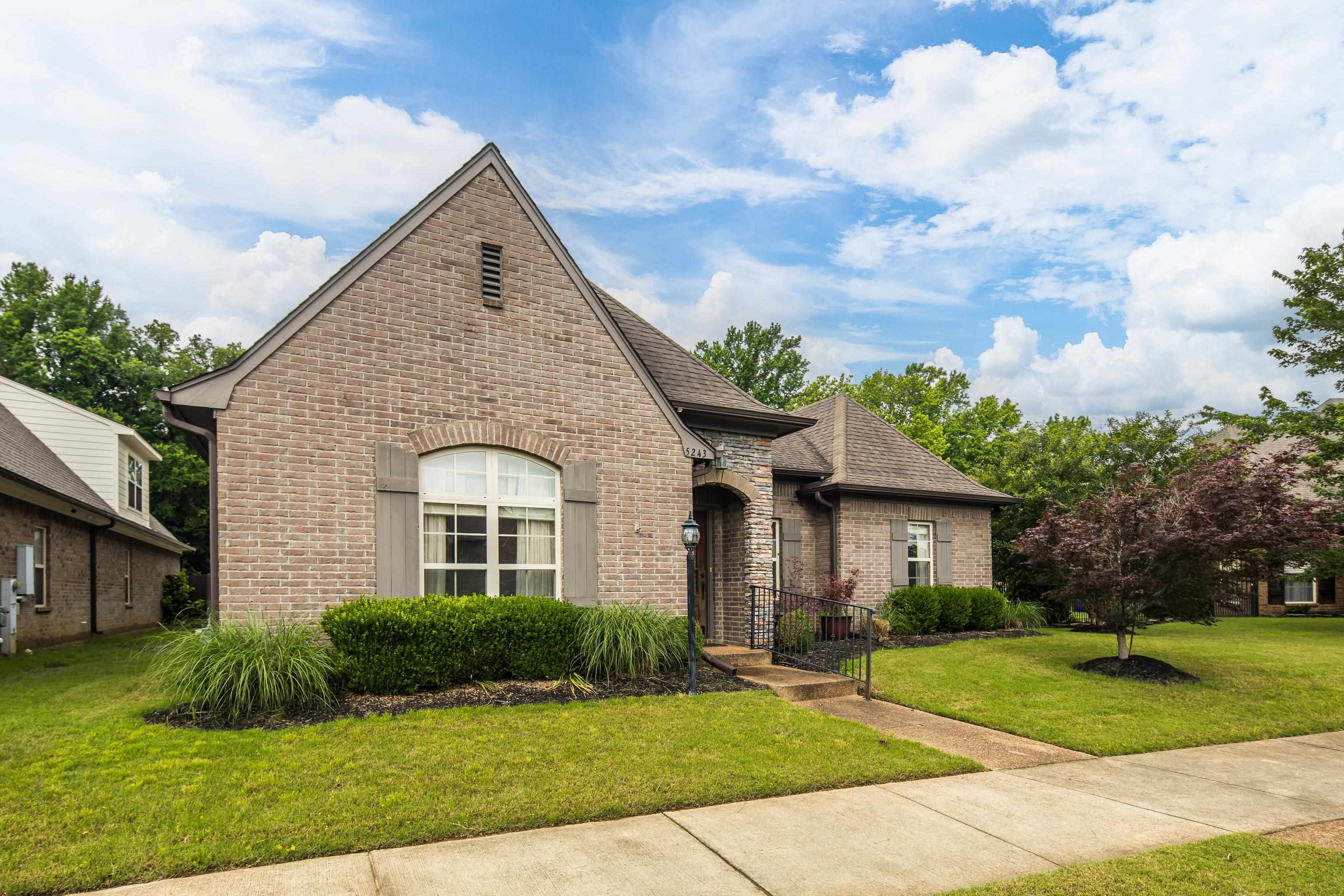 5243 CONIFER VIEW LN