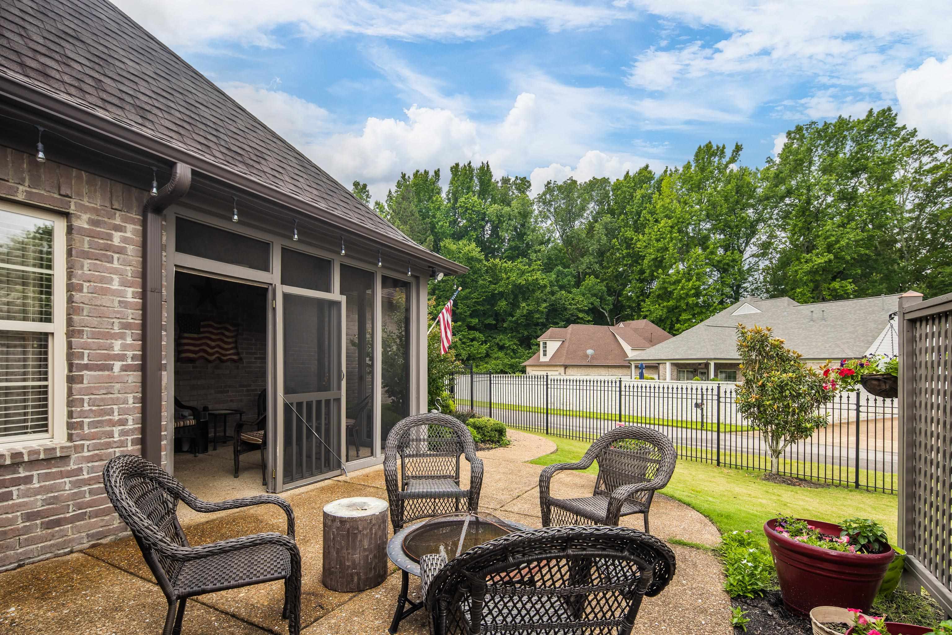 5243 CONIFER VIEW LN