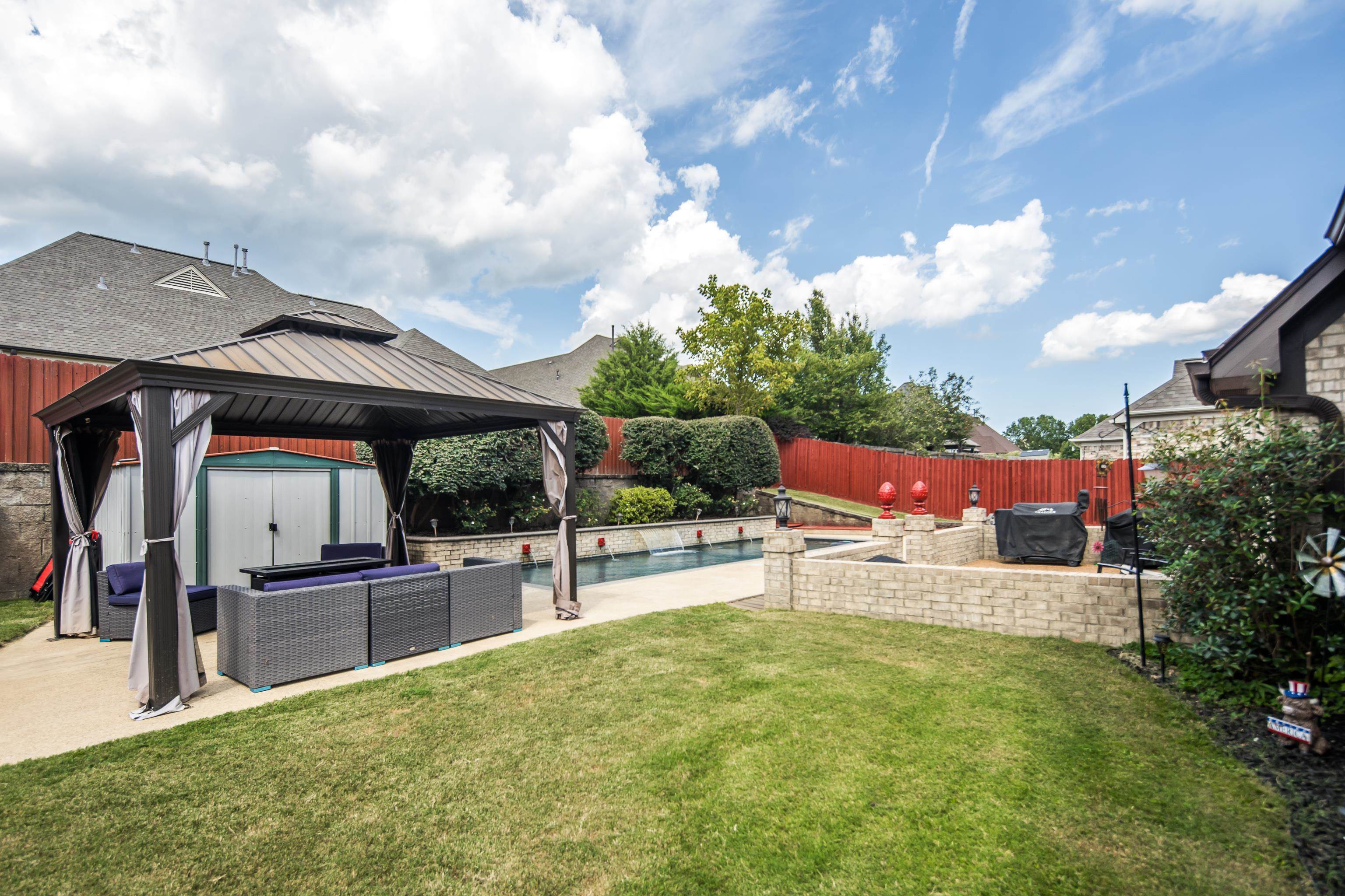 65 WHISPERING MEADOWS DR