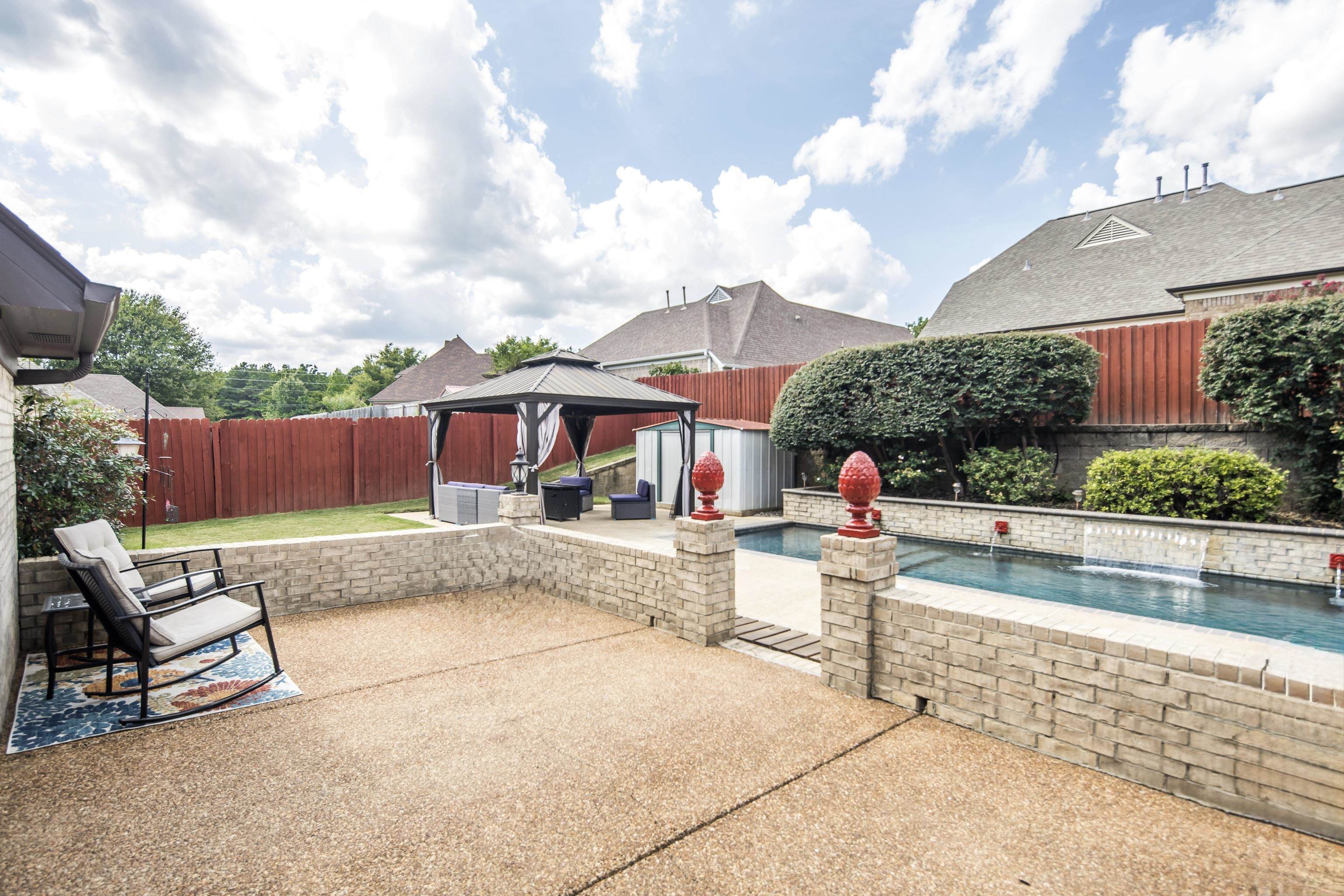 65 WHISPERING MEADOWS DR