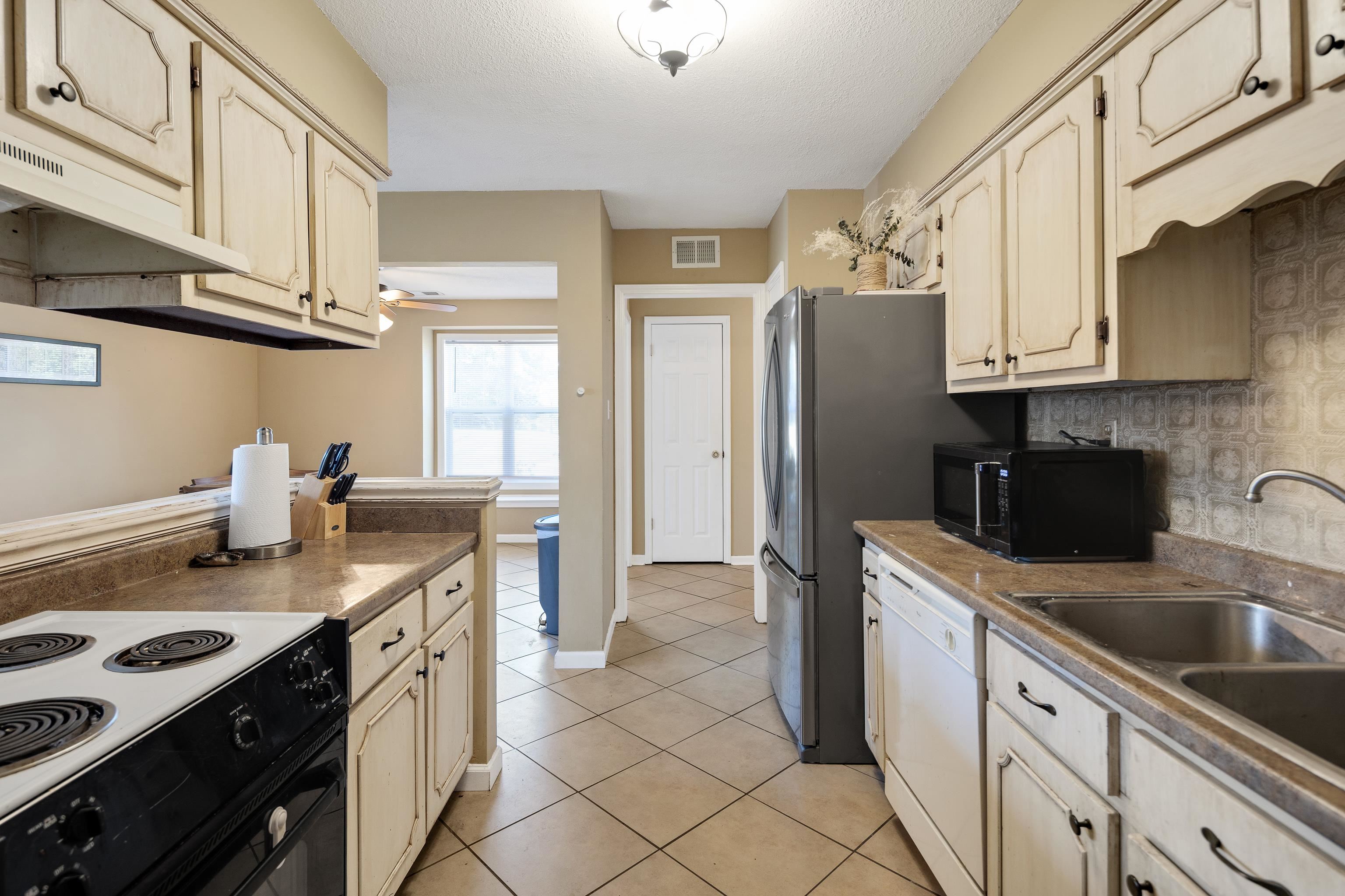 8153 SHALLOW GLEN TRL