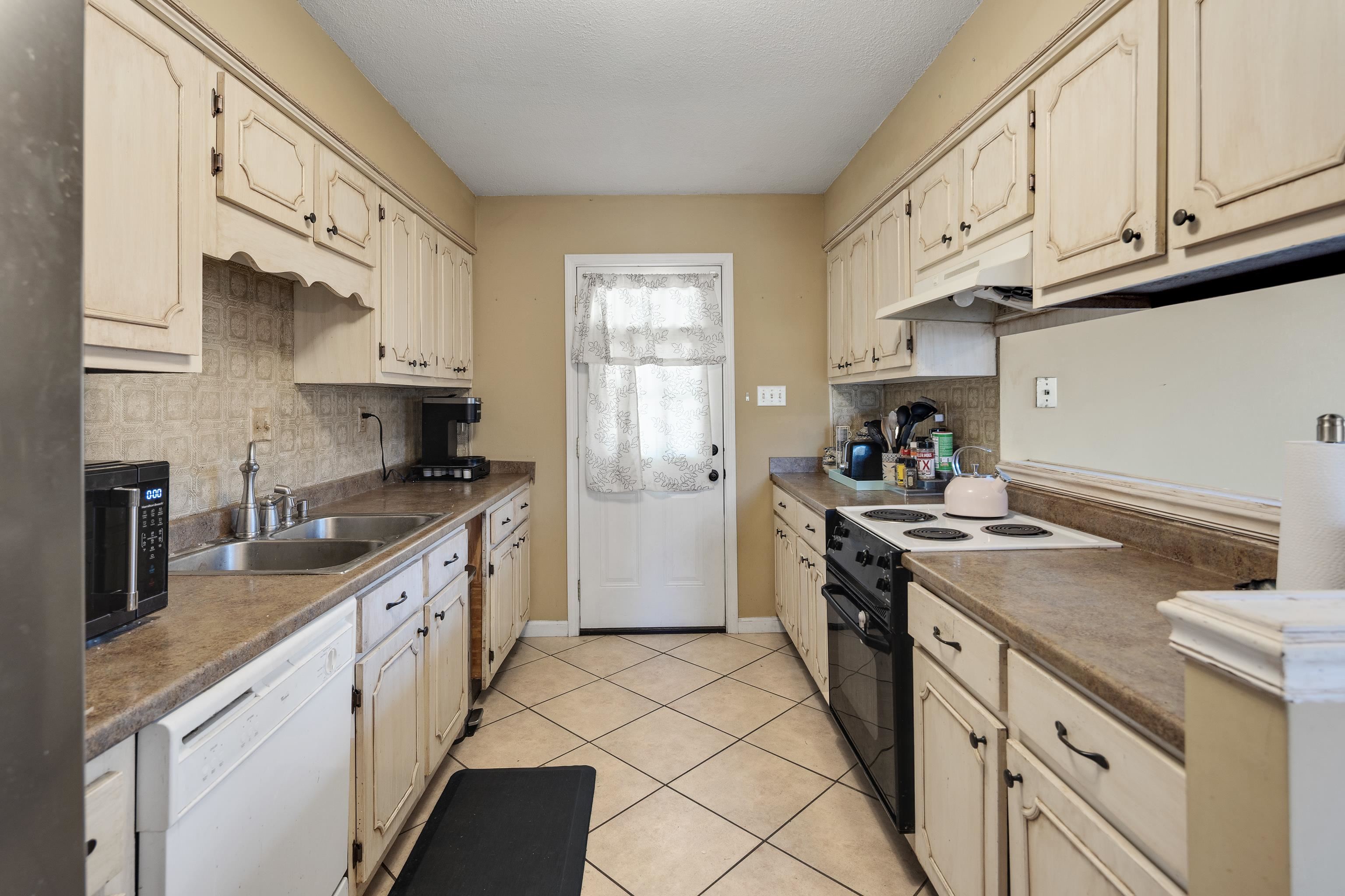 8153 SHALLOW GLEN TRL