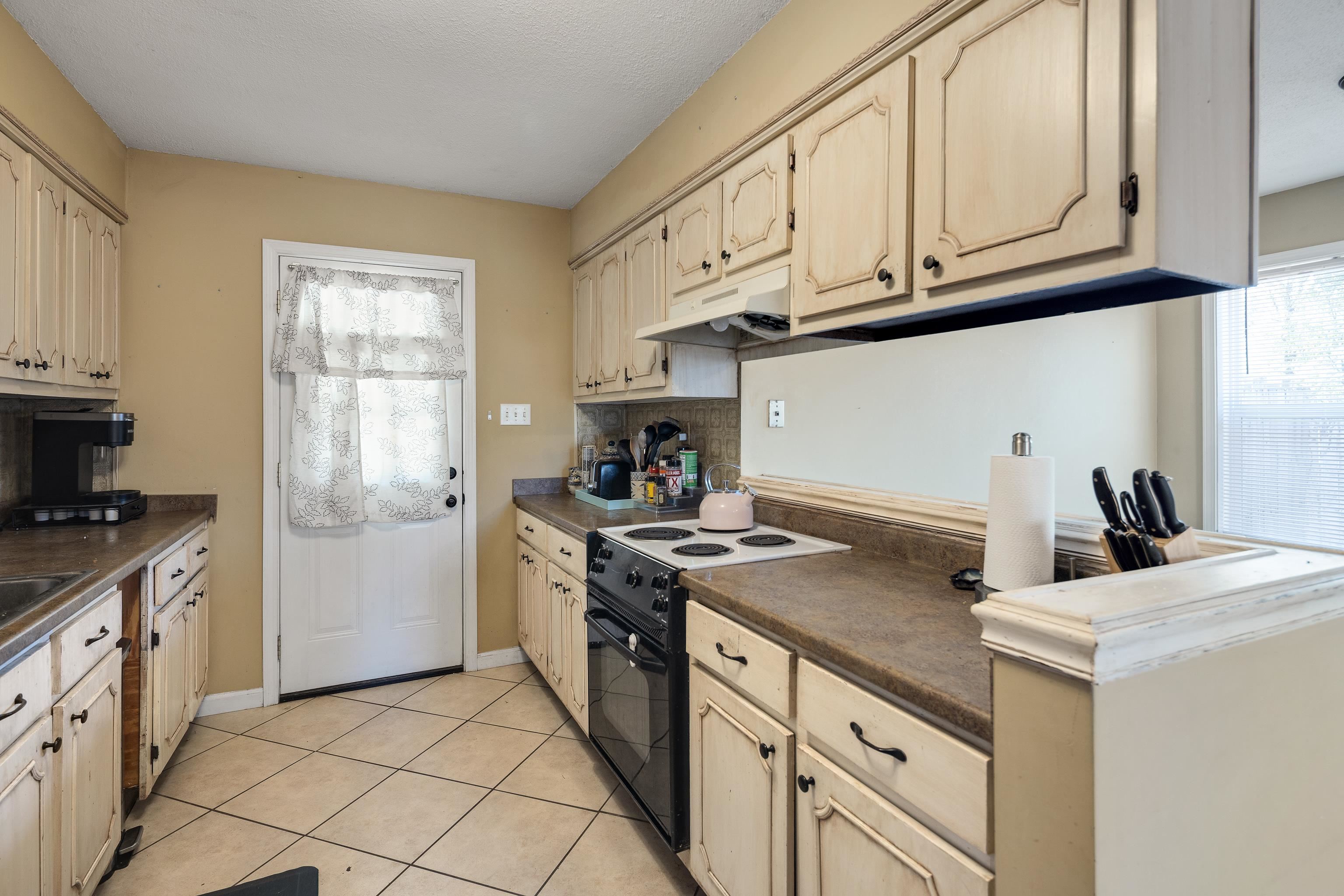 8153 SHALLOW GLEN TRL