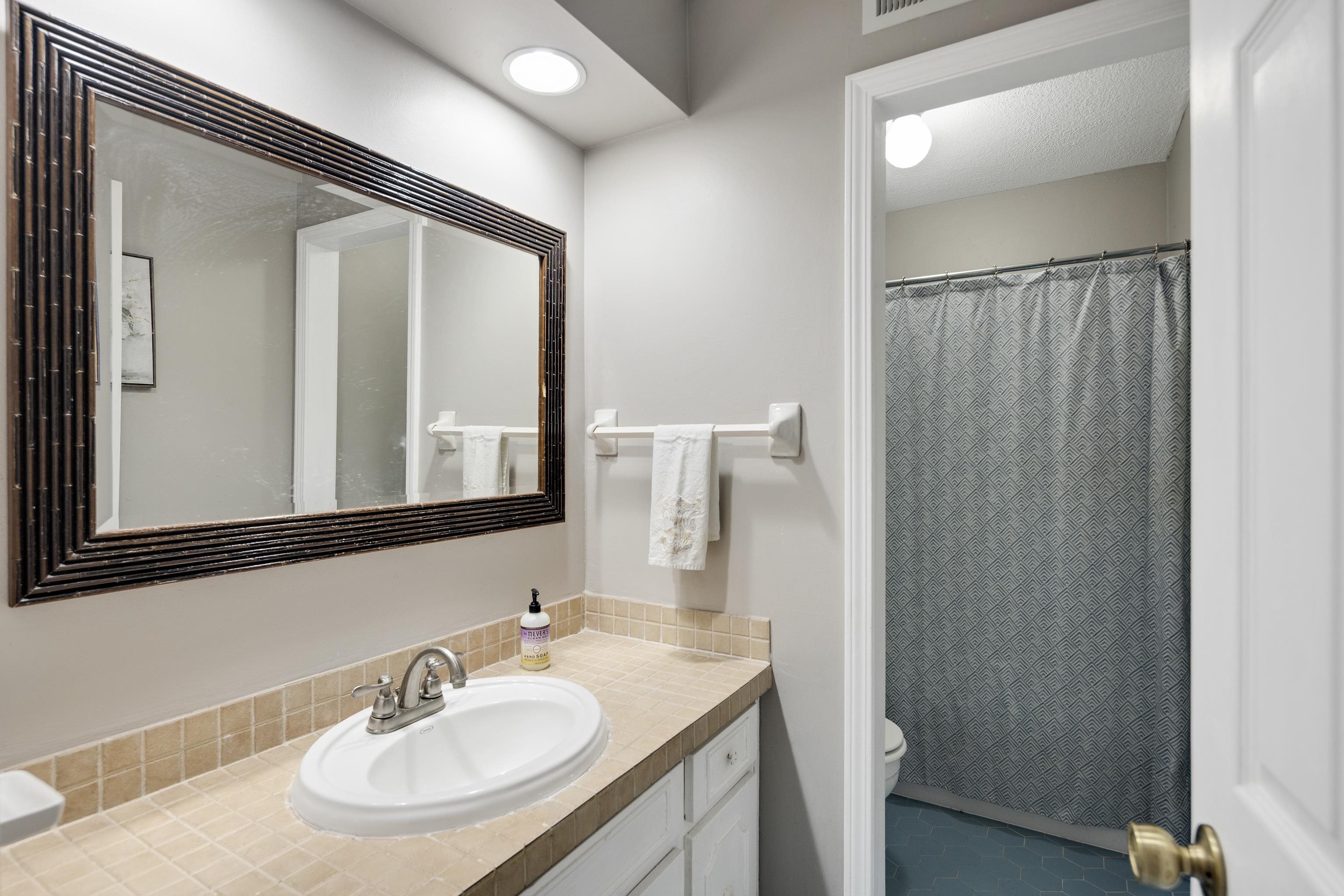 8153 SHALLOW GLEN TRL