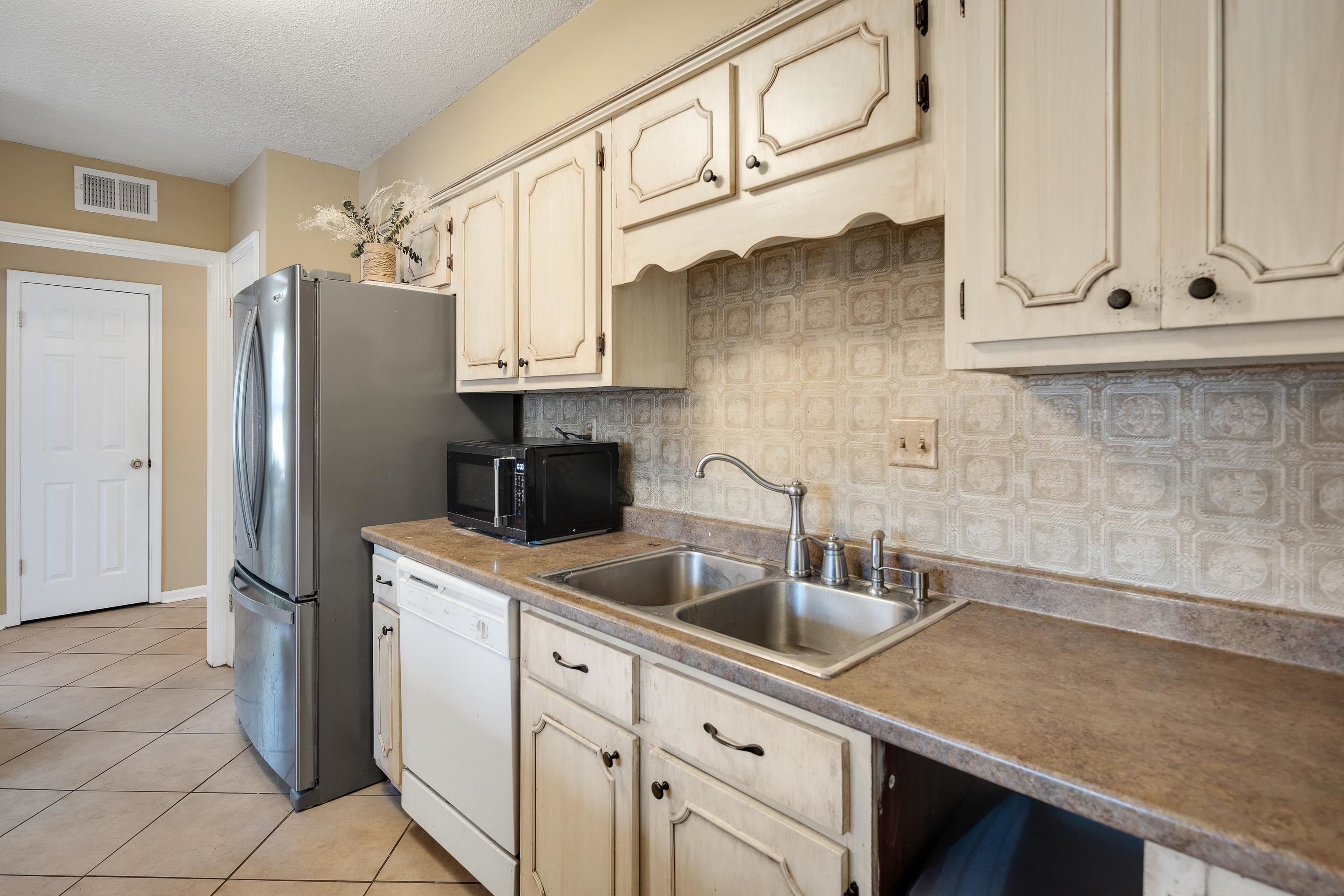 8153 SHALLOW GLEN TRL