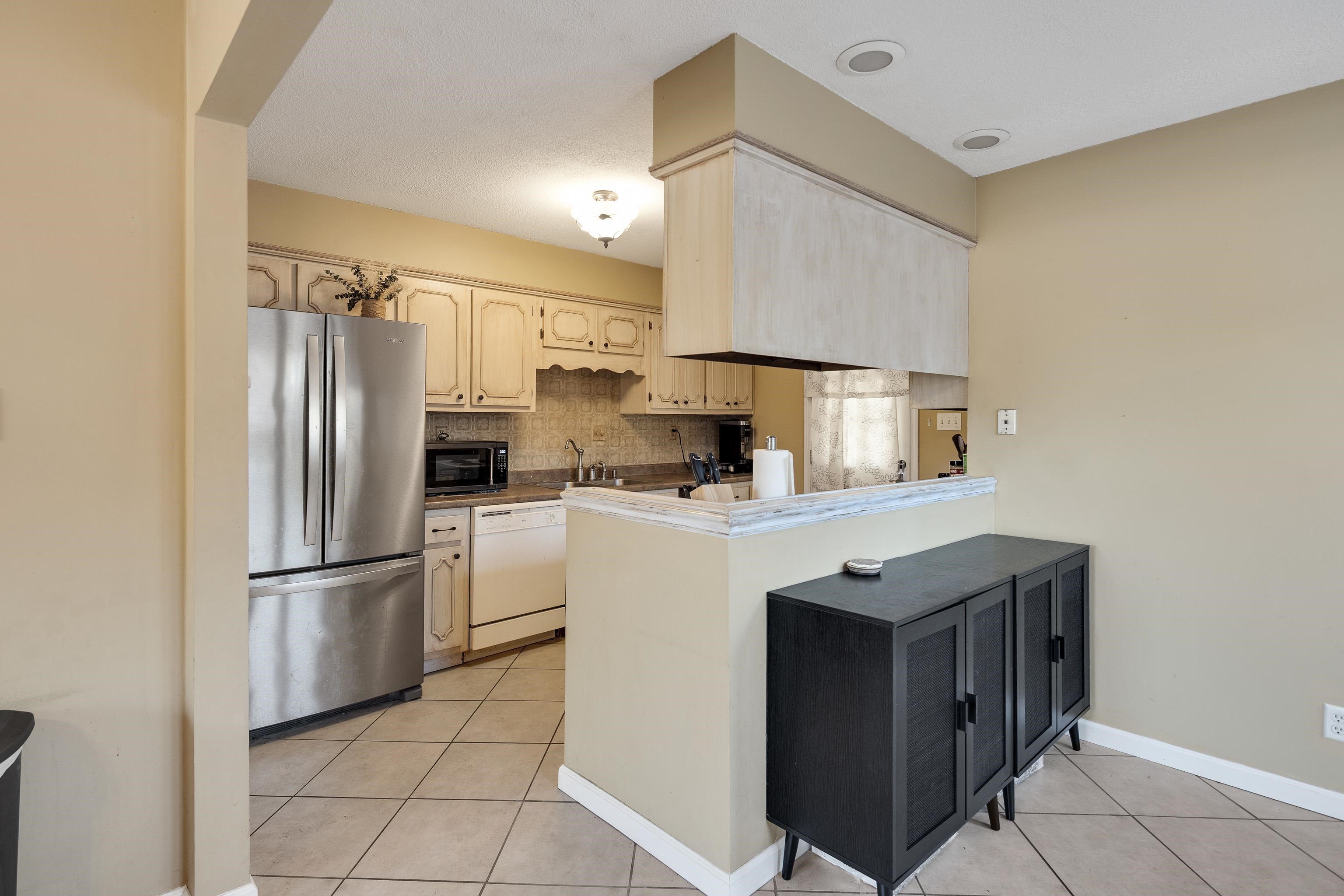8153 SHALLOW GLEN TRL