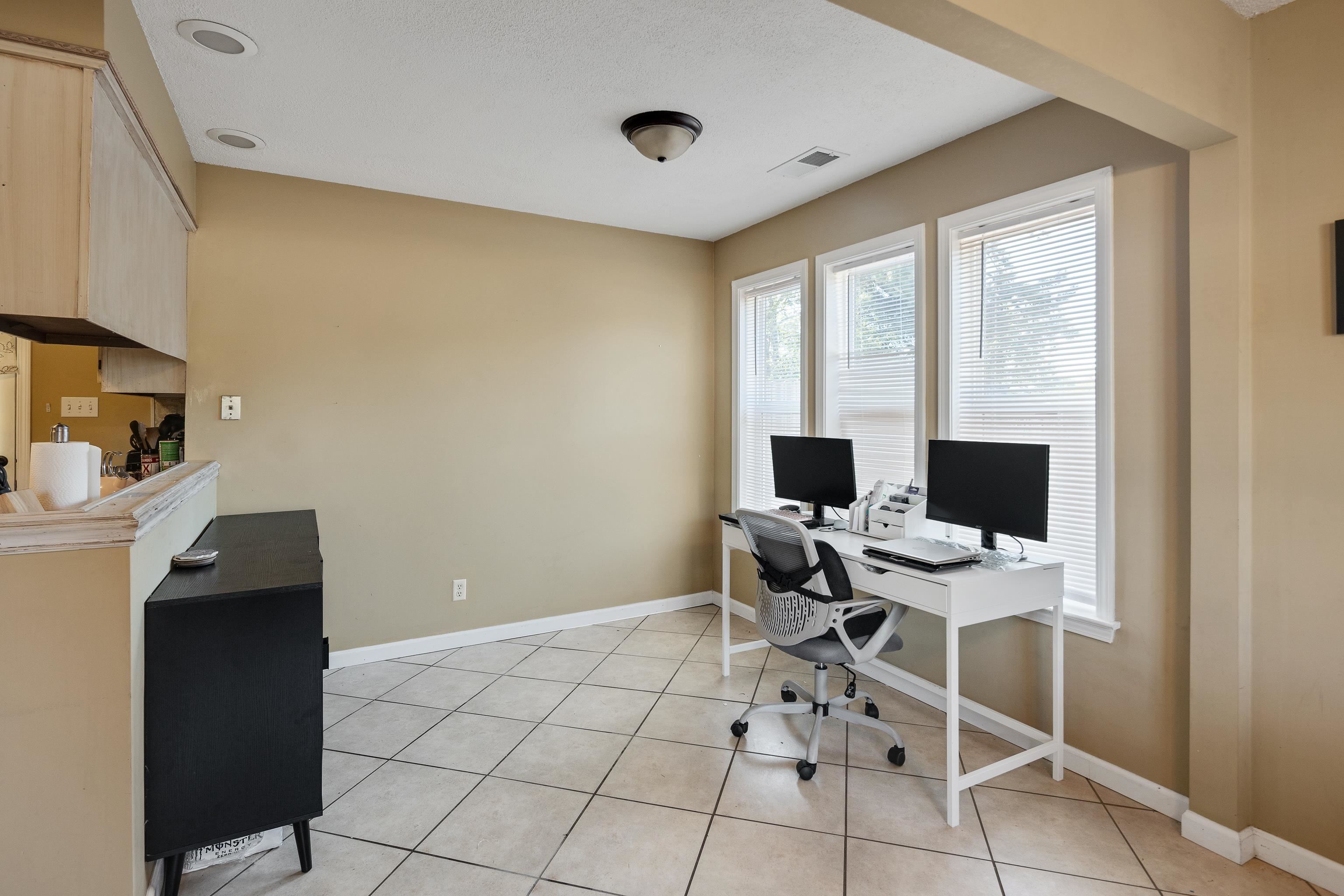 8153 SHALLOW GLEN TRL