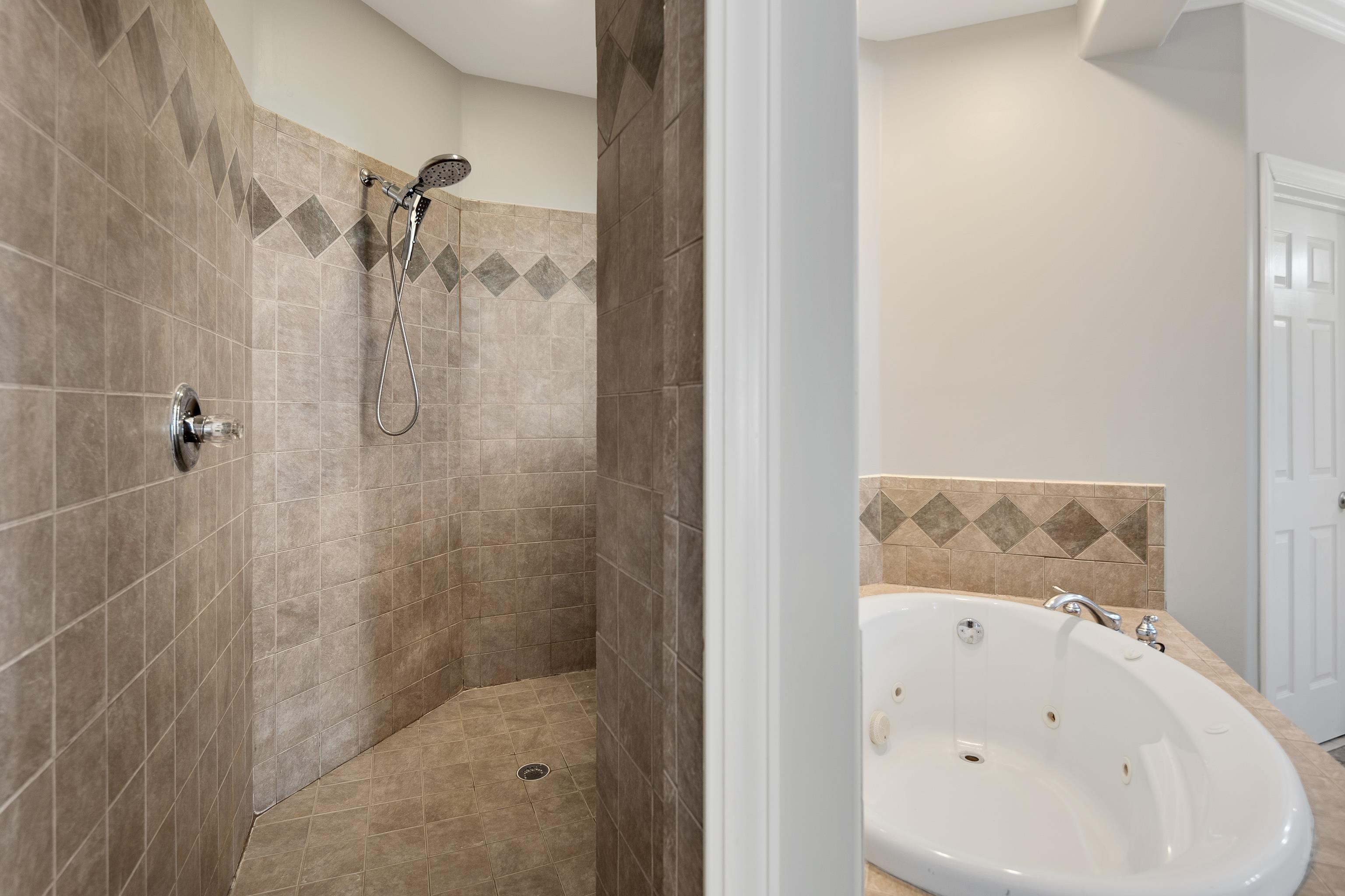 12182 DARGIE DR