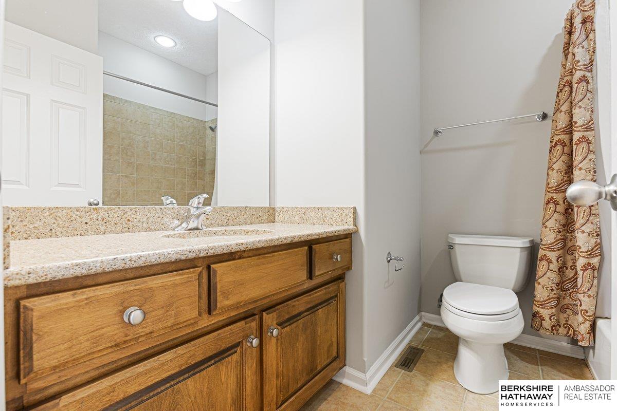 1422 S 190th Plaza