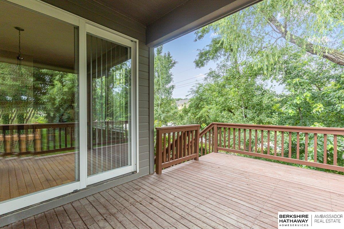 1422 S 190th Plaza