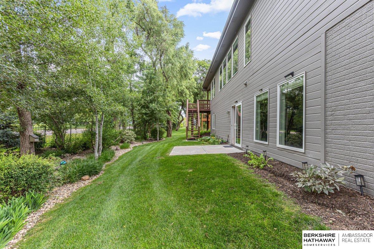 1422 S 190th Plaza