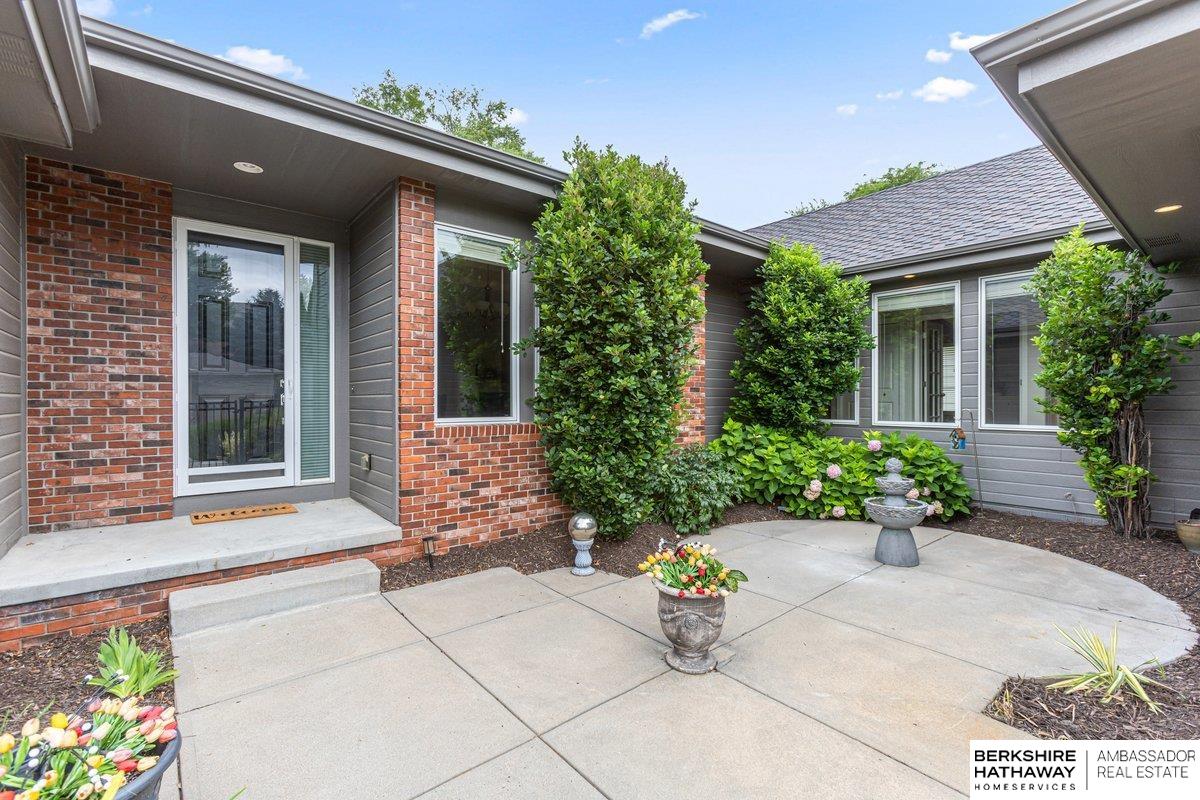 1422 S 190th Plaza