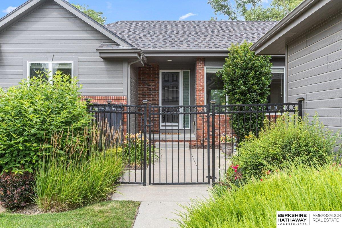1422 S 190th Plaza