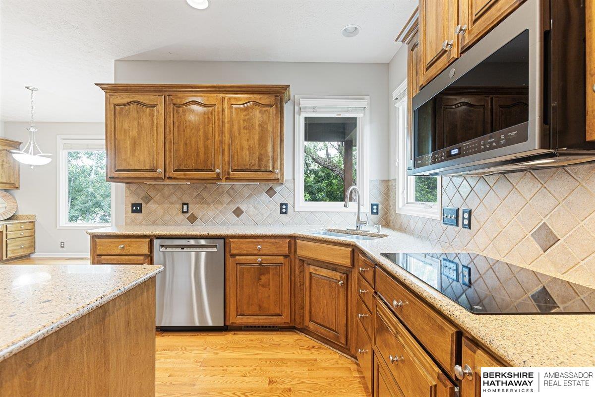 1422 S 190th Plaza