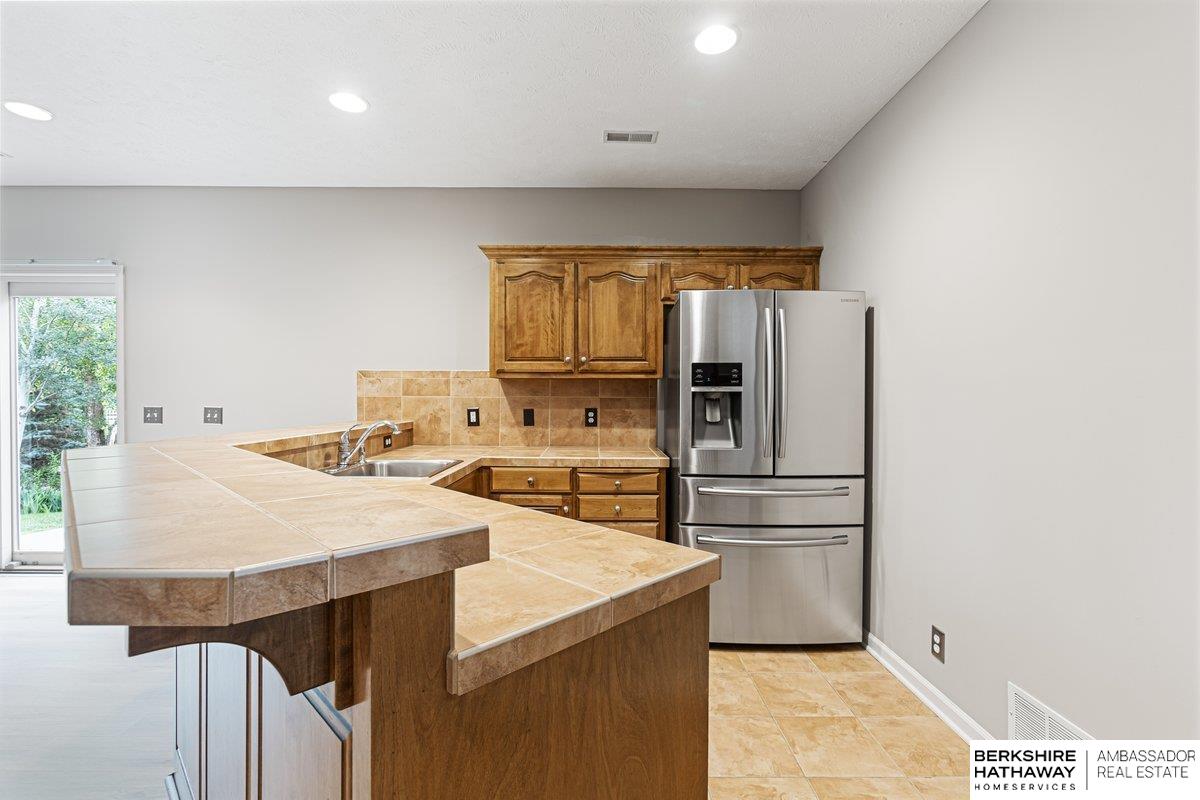 1422 S 190th Plaza