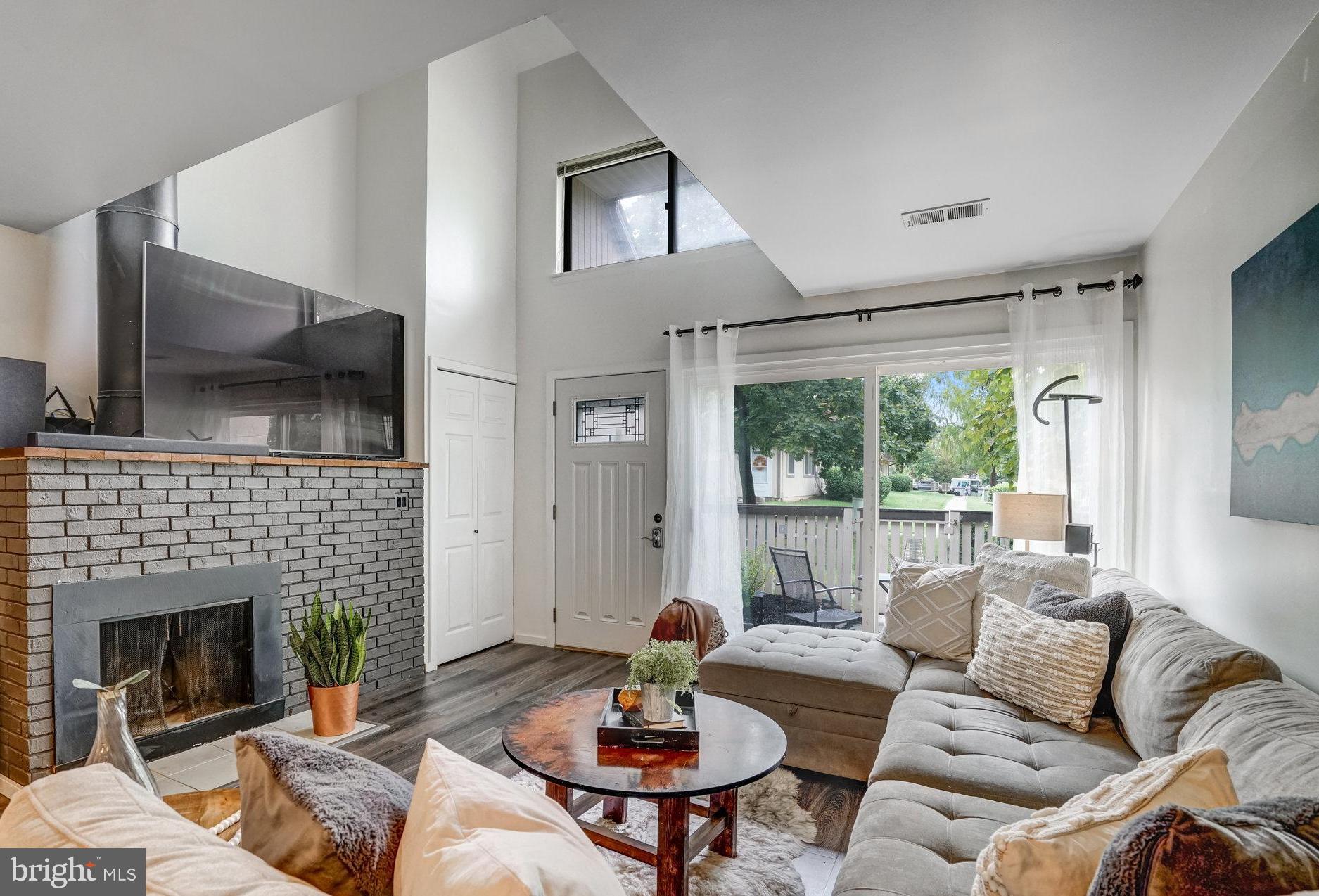 3803 el Camino Pl #27