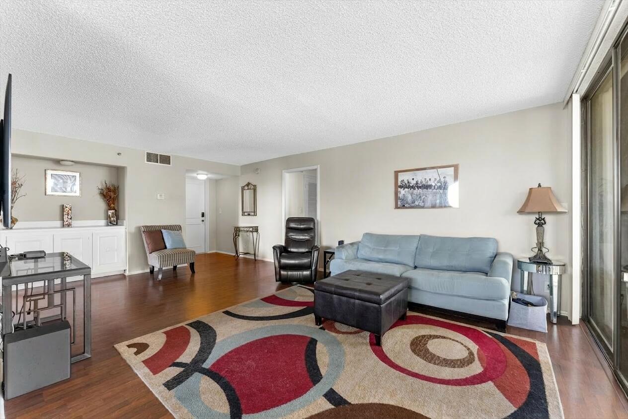 1832 Bridgewood Drive