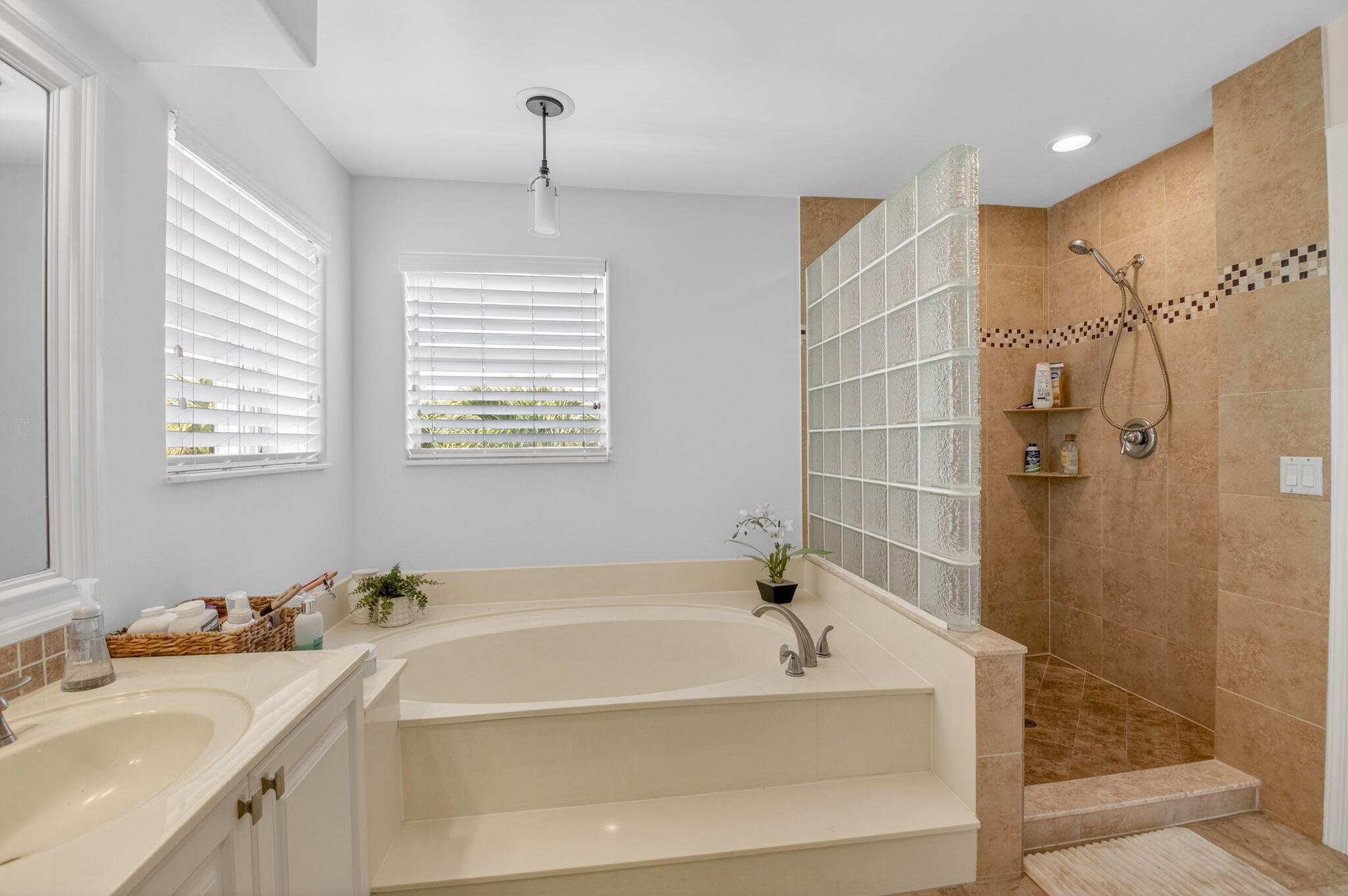 7825 Travlers Tree Drive