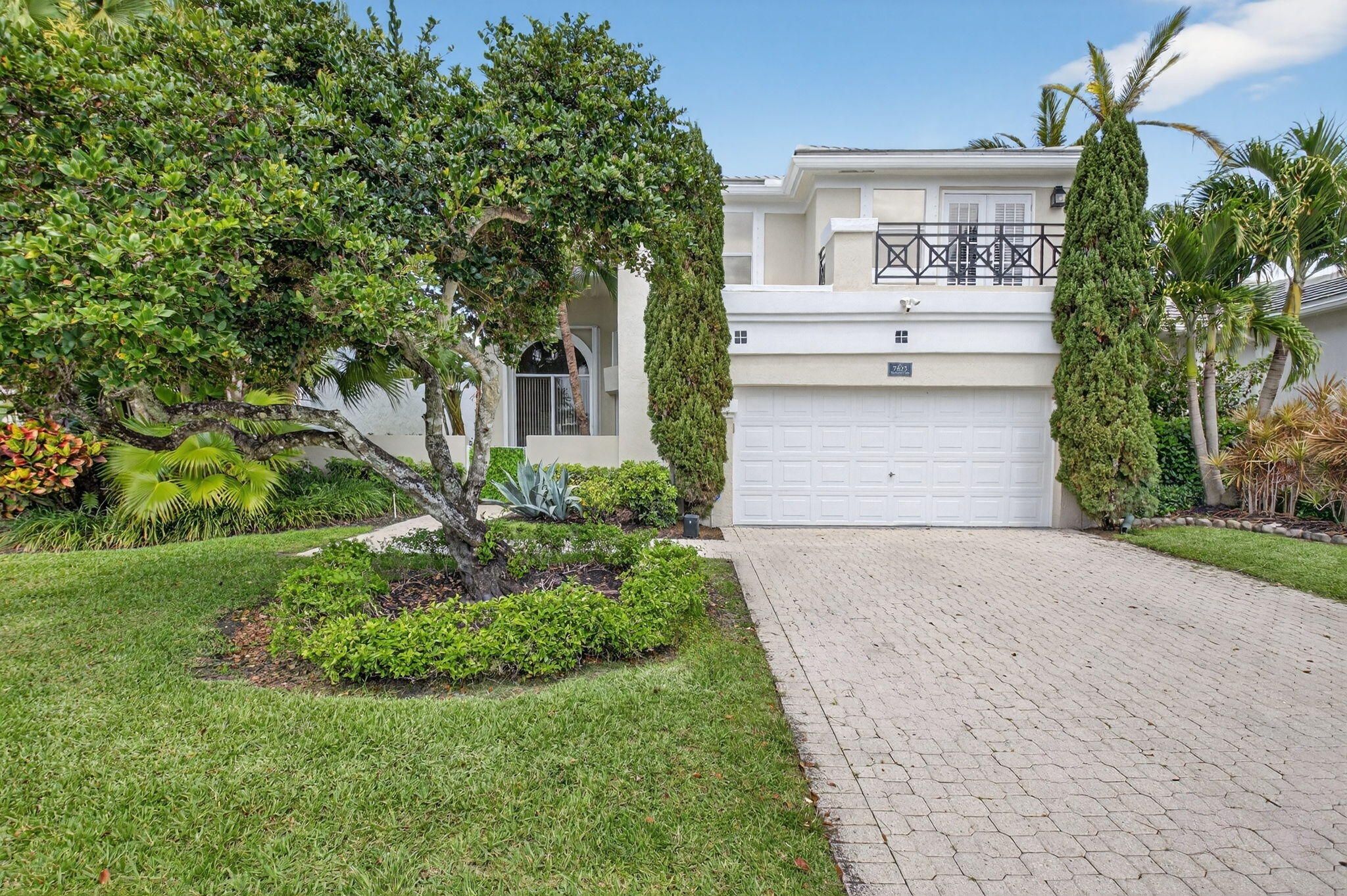 7825 Travlers Tree Drive