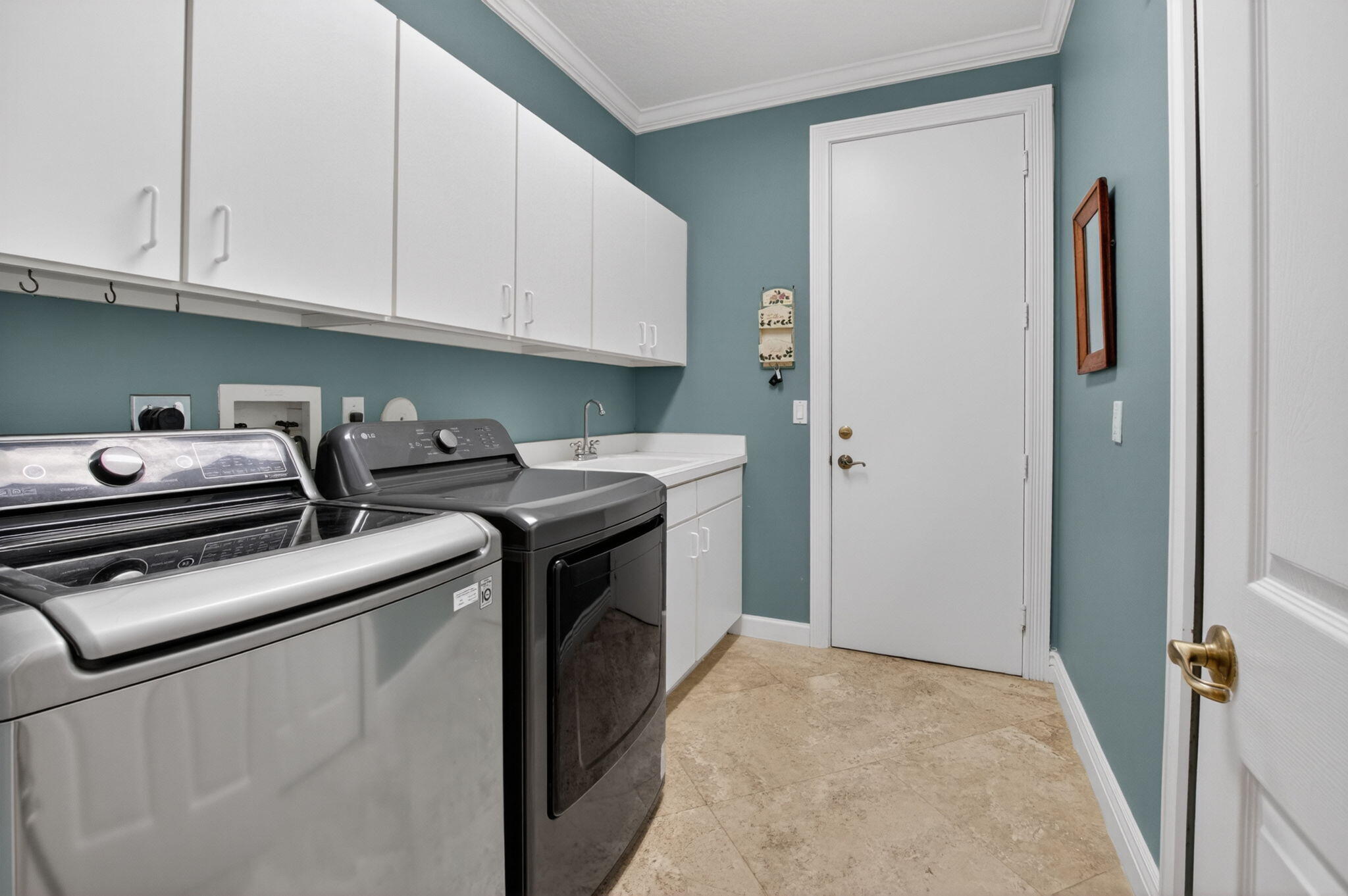 21166 Falls Ridge Way