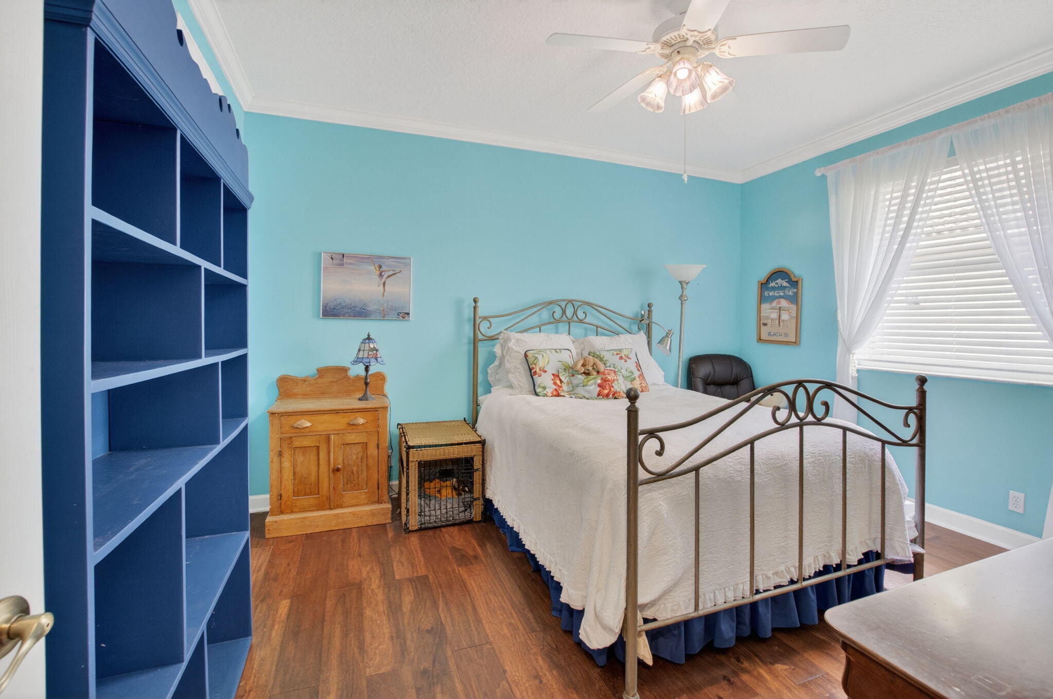 21166 Falls Ridge Way