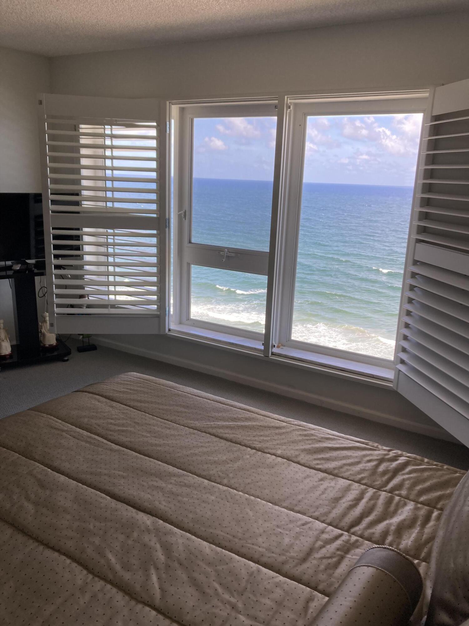 2066 N Ocean Boulevard Unit: 12ne