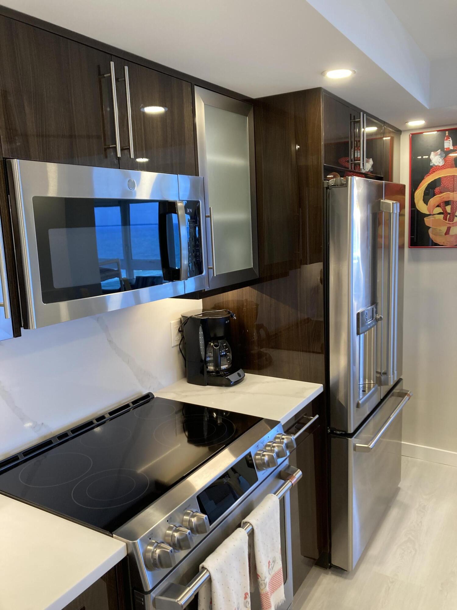 2066 N Ocean Boulevard Unit: 12ne