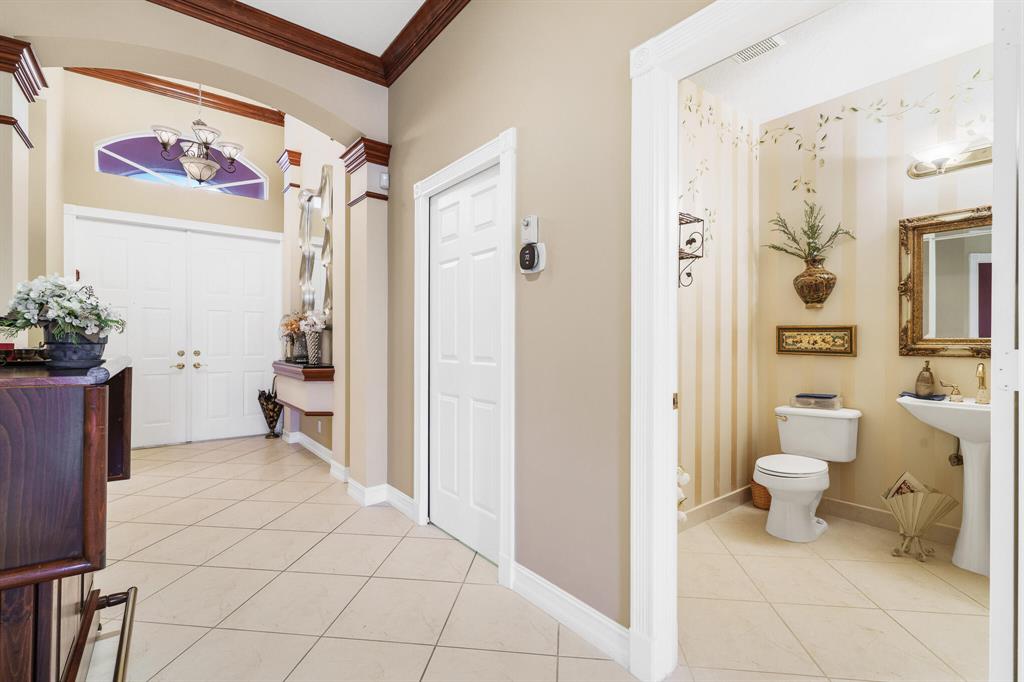 5146 Glenville Drive