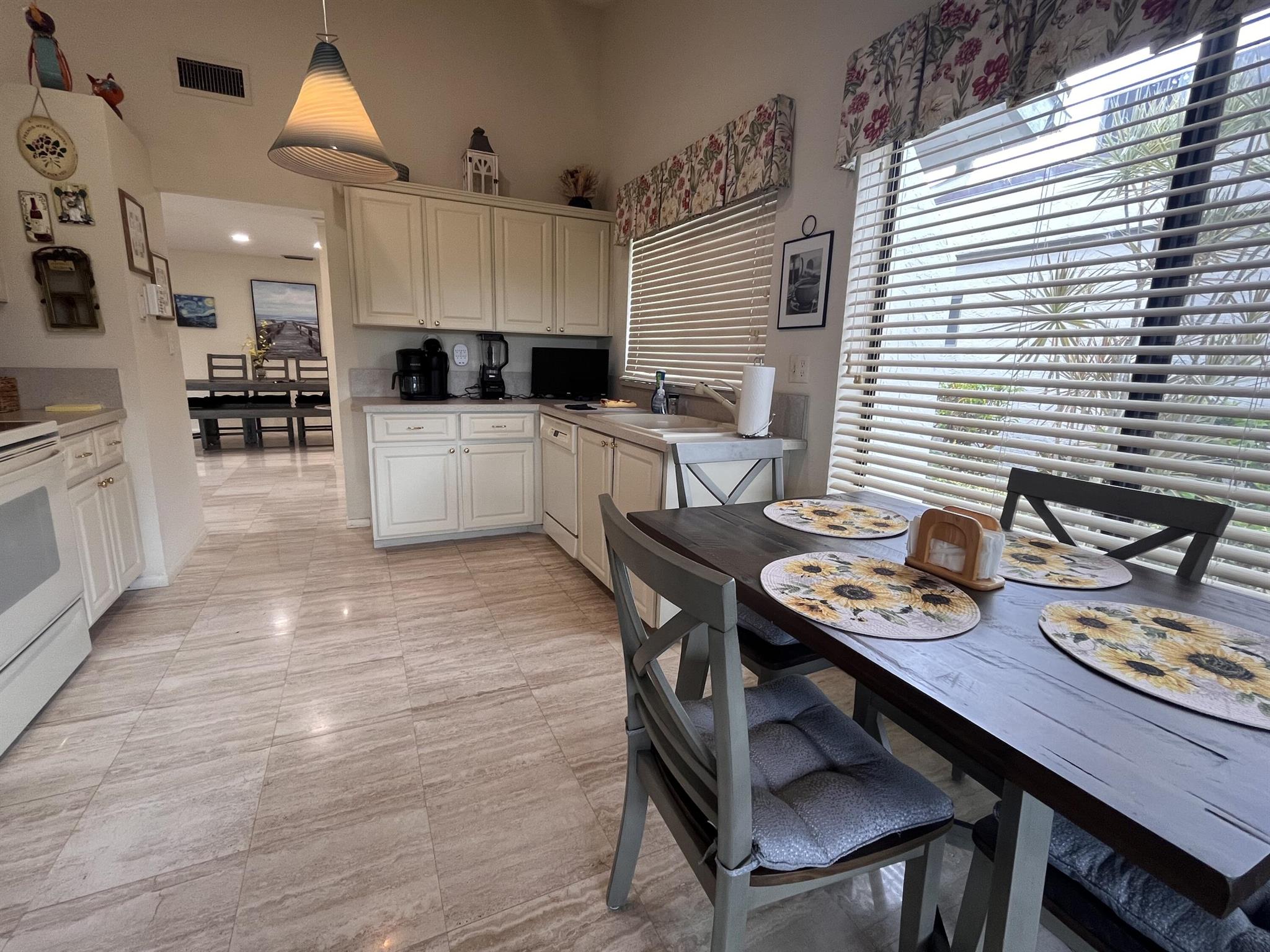 5662 Ainsley Court