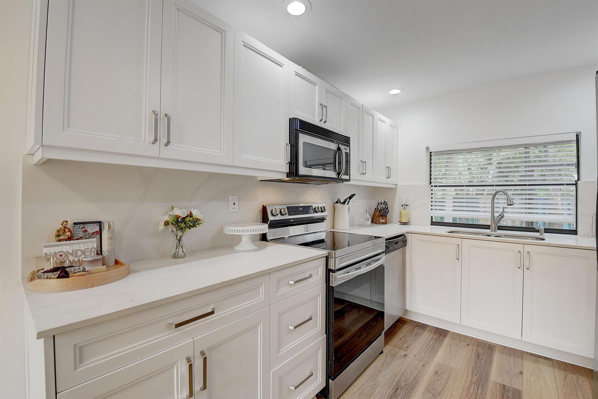 6175 Belleza Lane