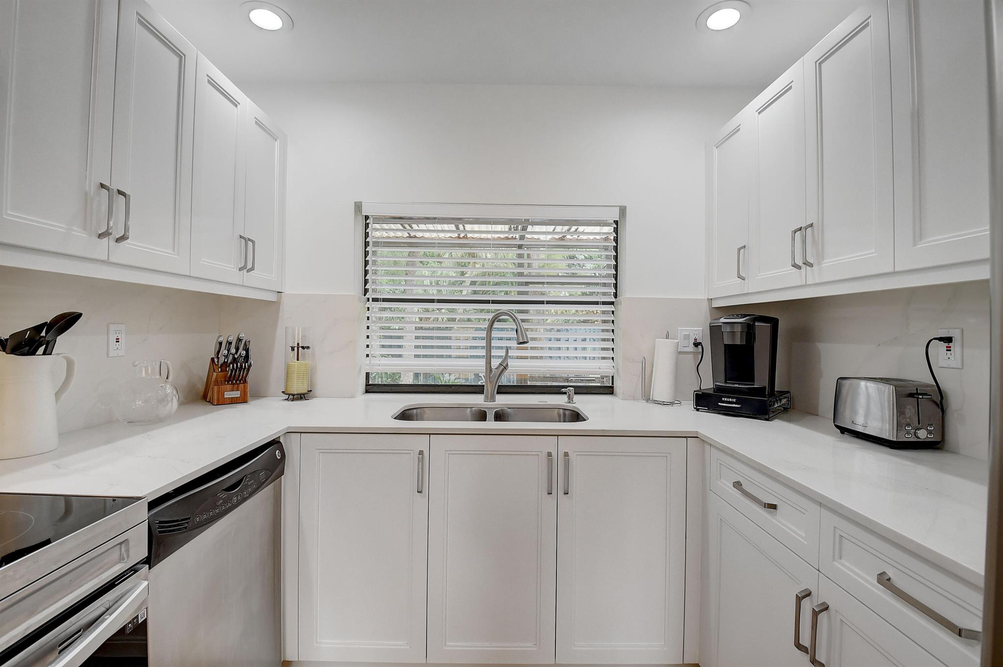 6175 Belleza Lane