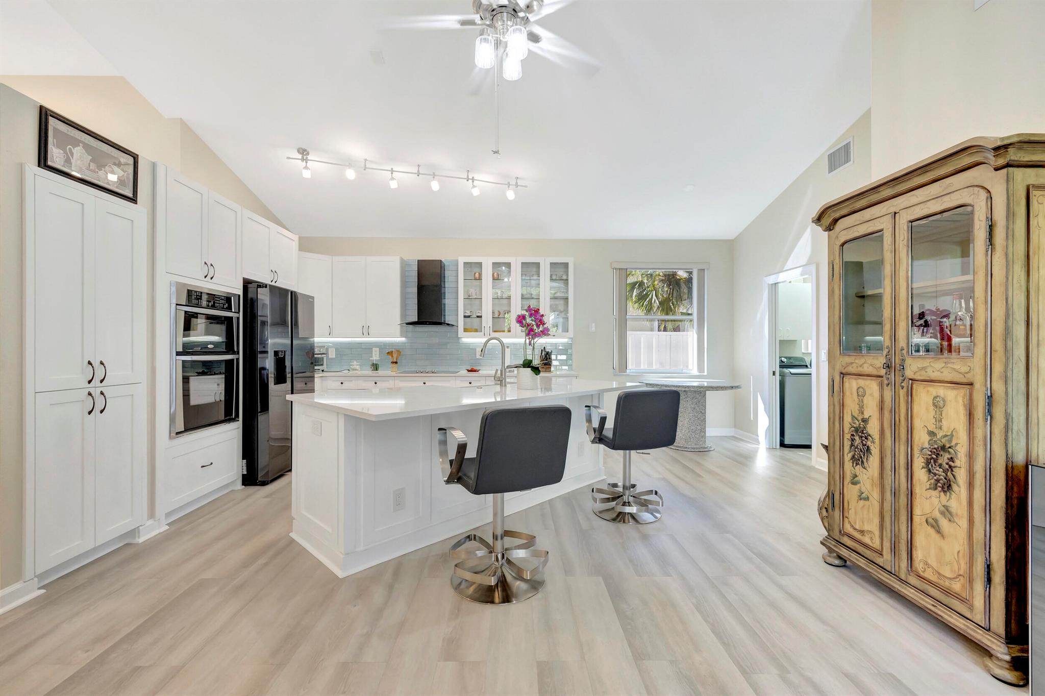 943 Greensward Lane