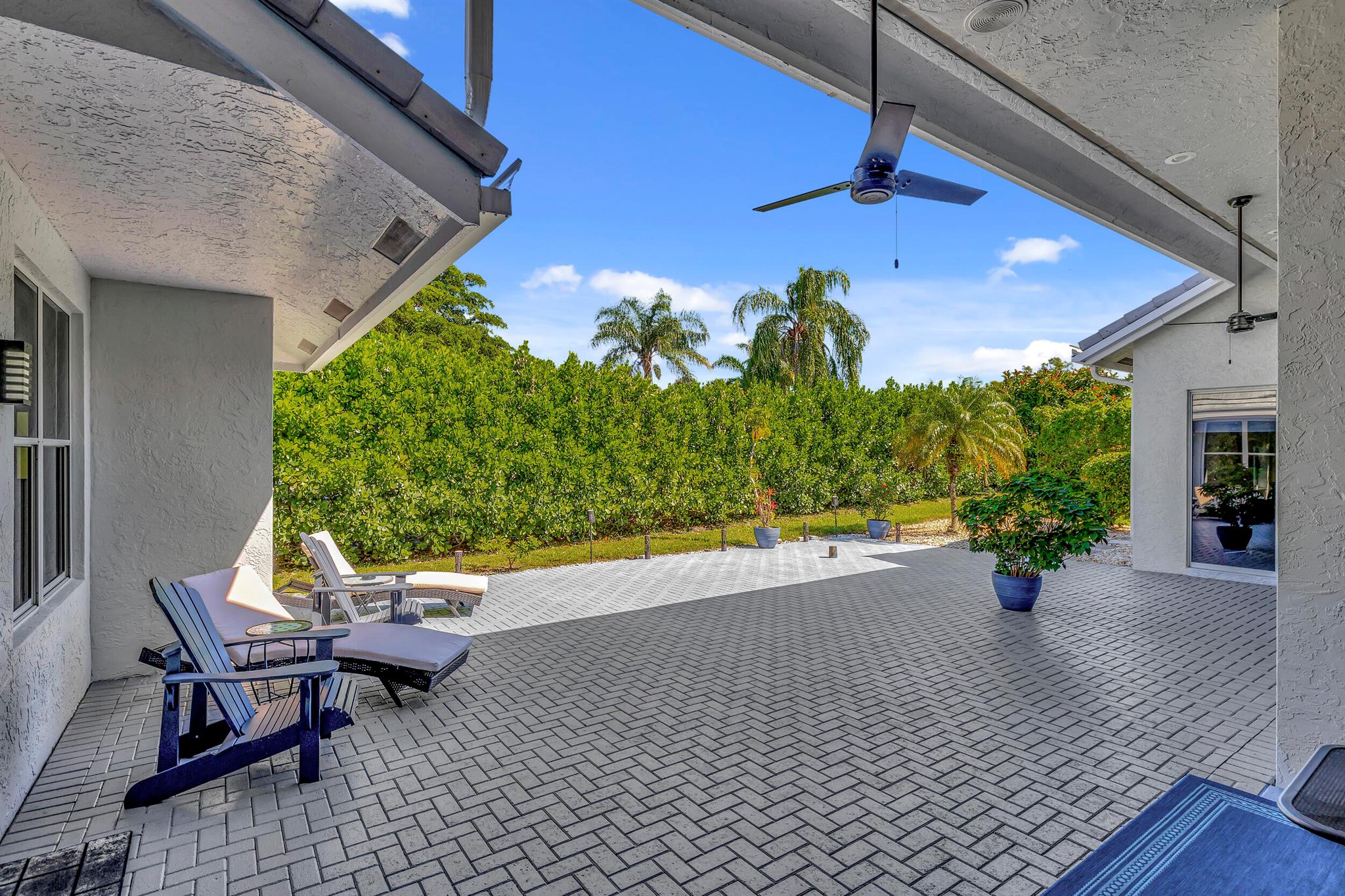 943 Greensward Lane