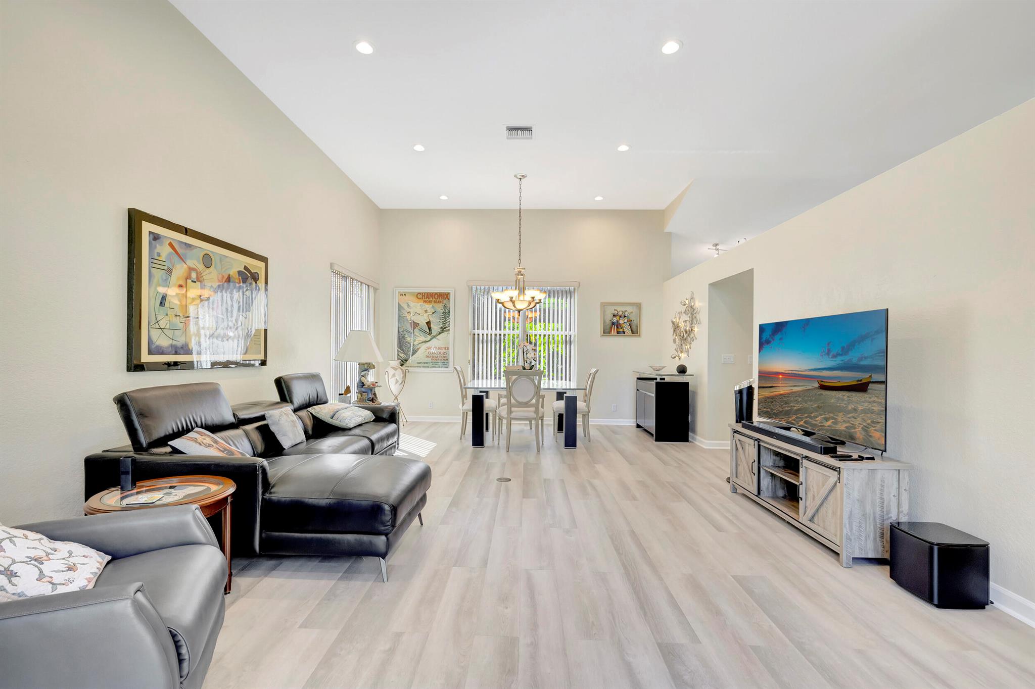 943 Greensward Lane