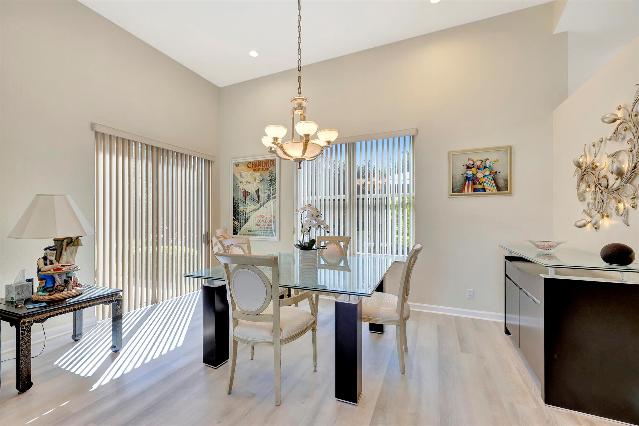 943 Greensward Lane