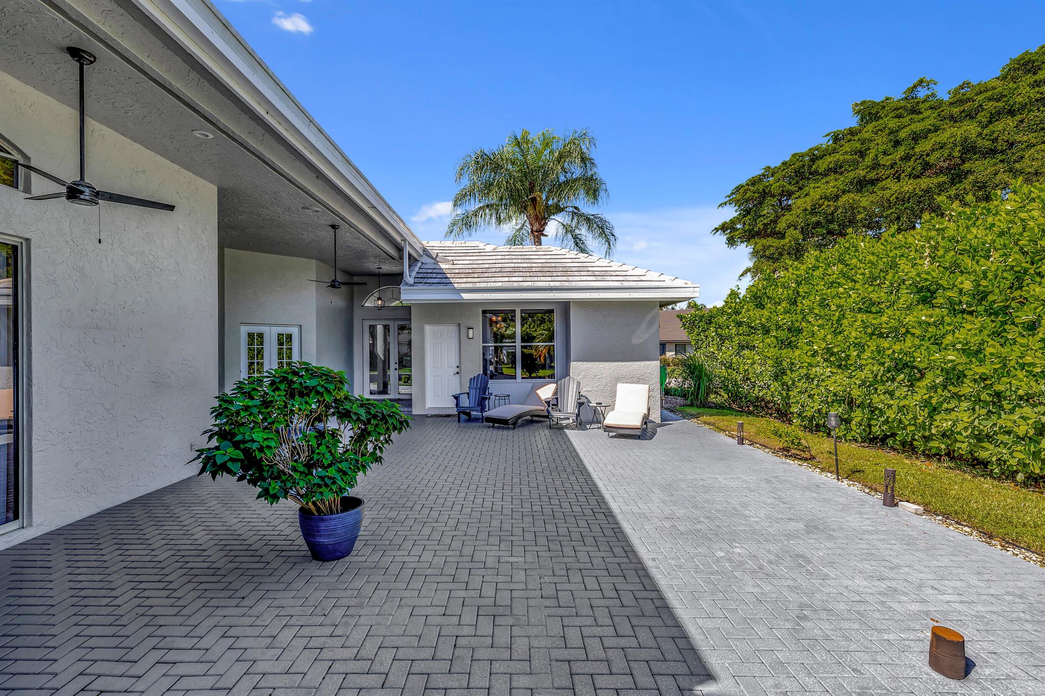 943 Greensward Lane