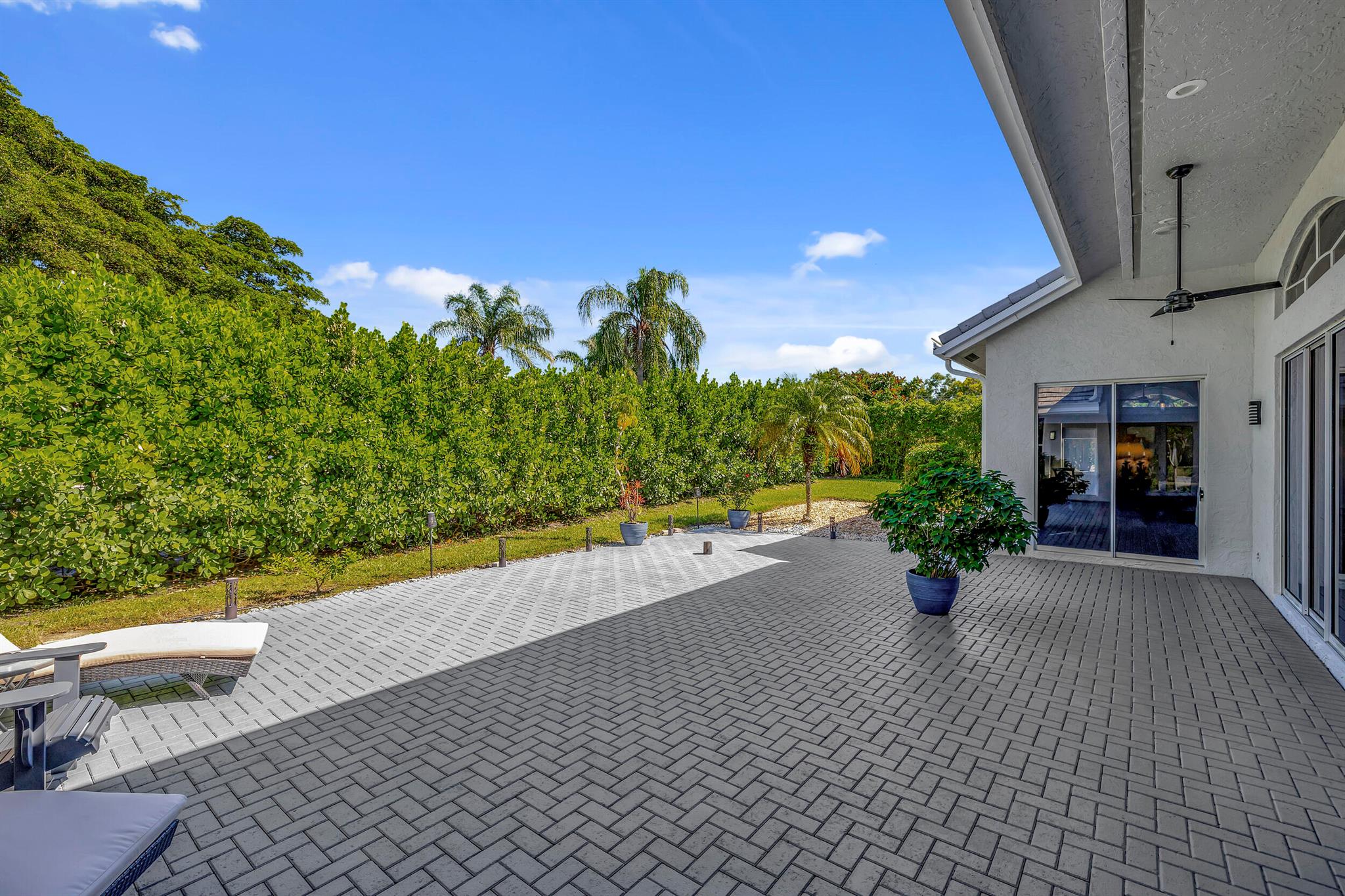 943 Greensward Lane