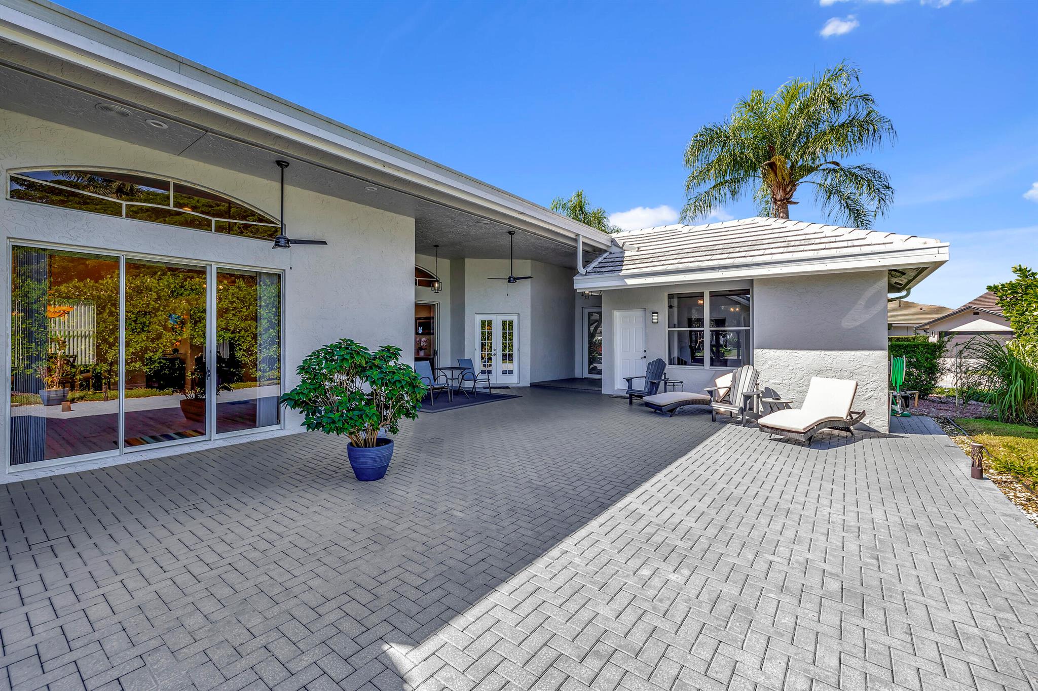 943 Greensward Lane