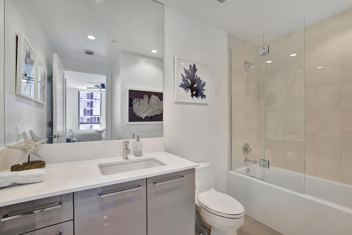 100 E Las Olas Boulevard 1904