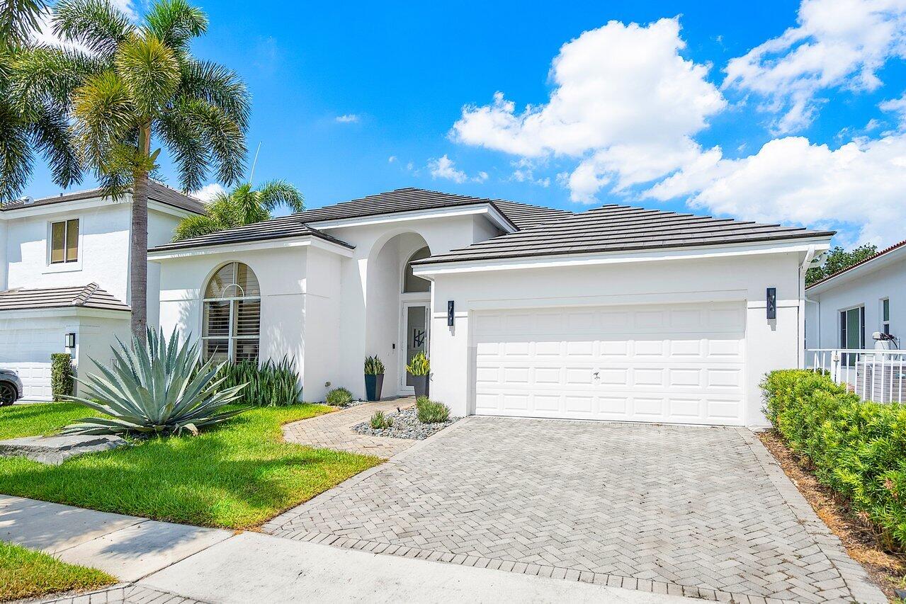 5712 Regency Circle E