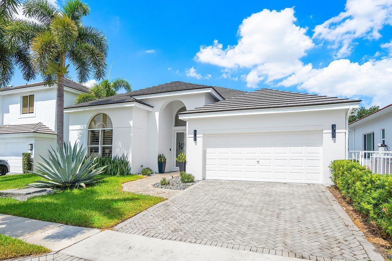 5712 Regency Circle E