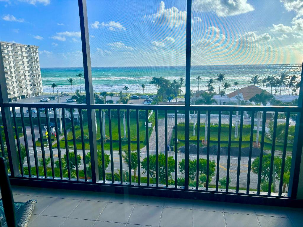3400 S Ocean Boulevard 8e