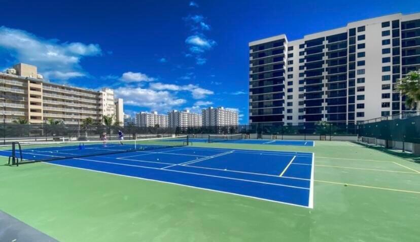 3400 S Ocean Boulevard 8e