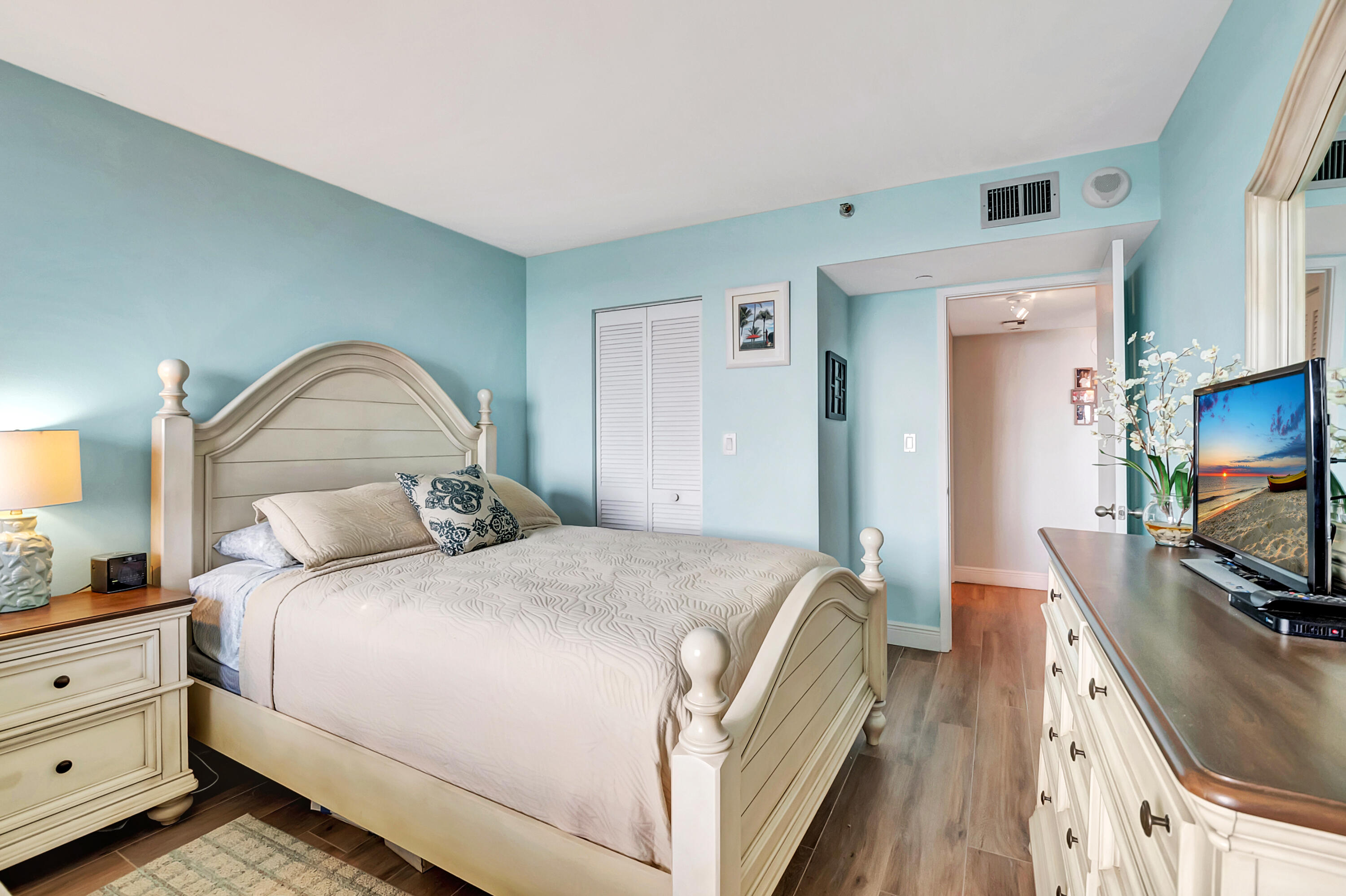 3400 S Ocean Boulevard 8e