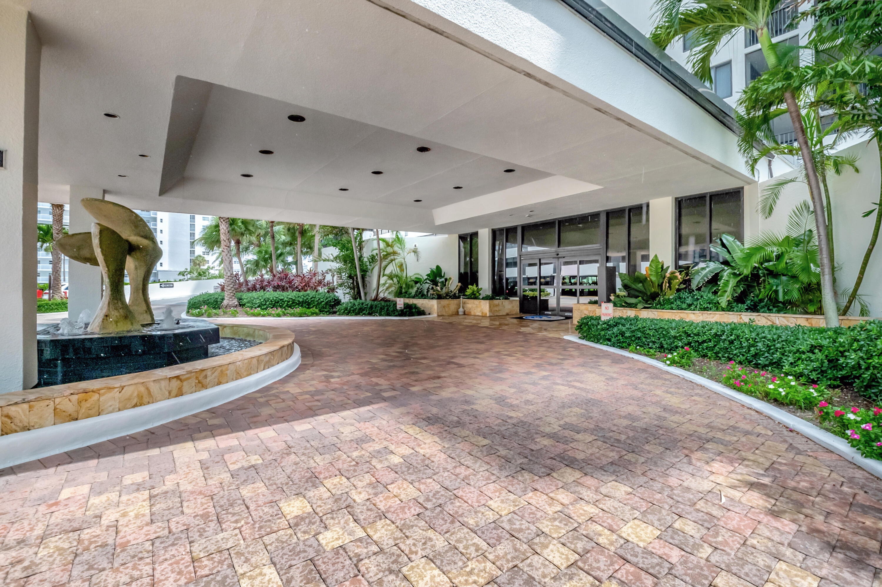 3400 S Ocean Boulevard 8e