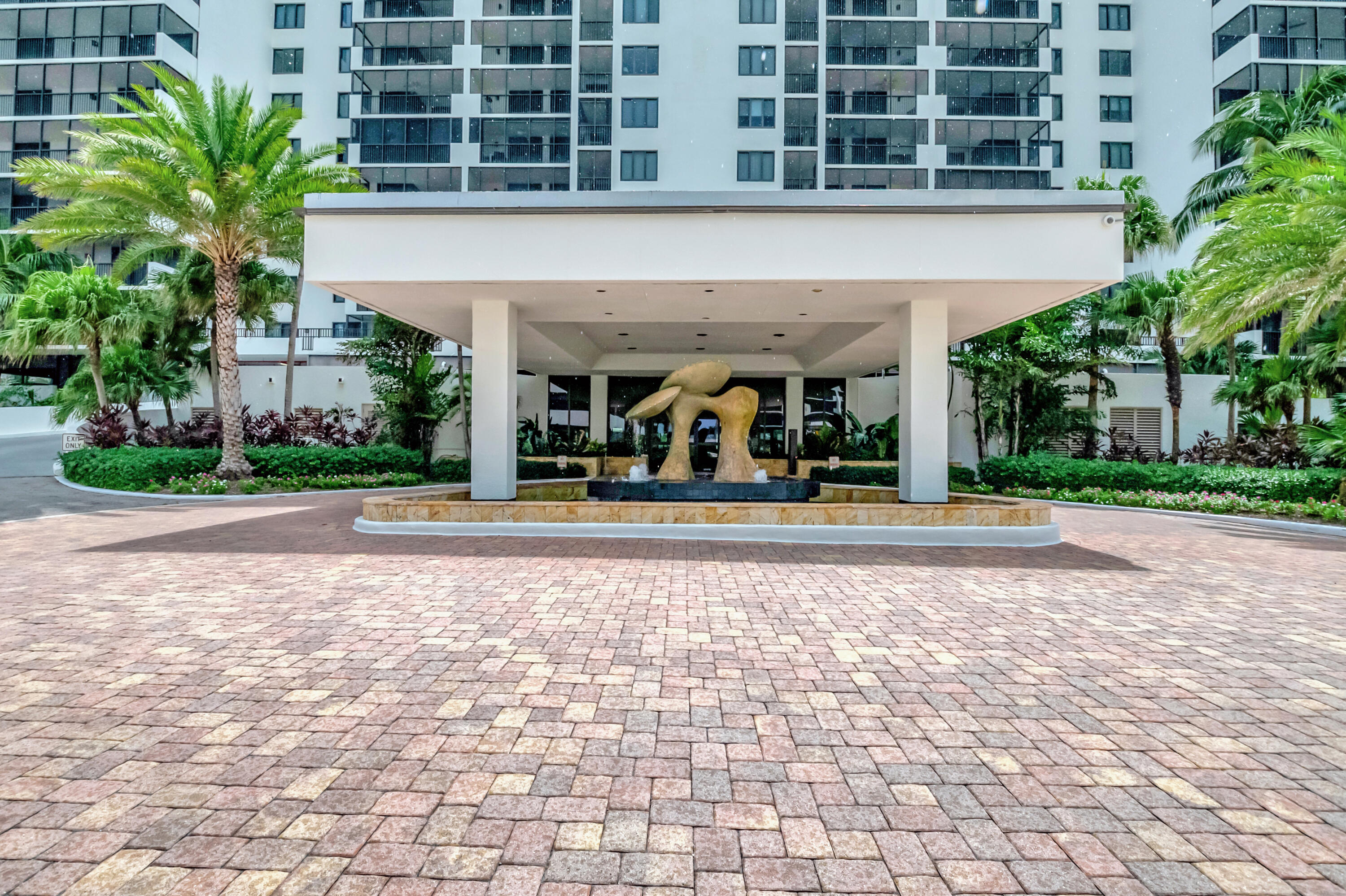 3400 S Ocean Boulevard 8e